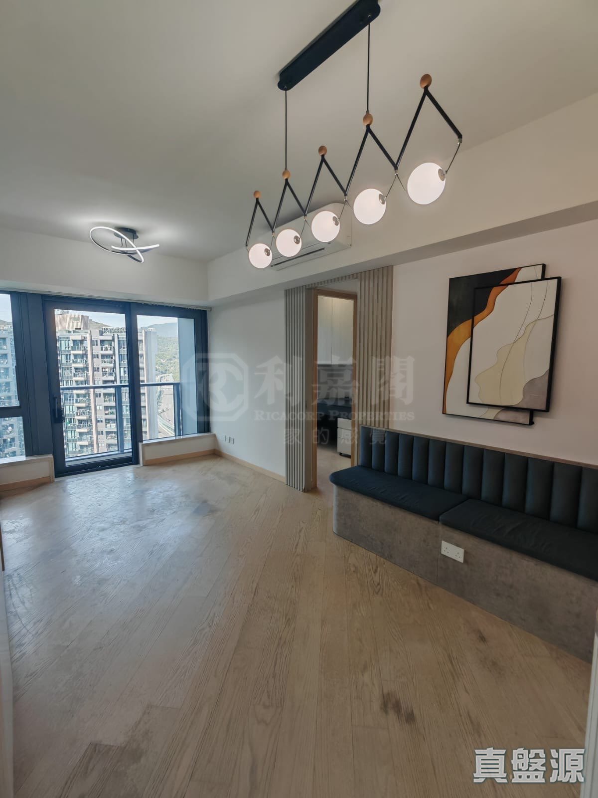 天钻 7座 极高层 D室 大埔