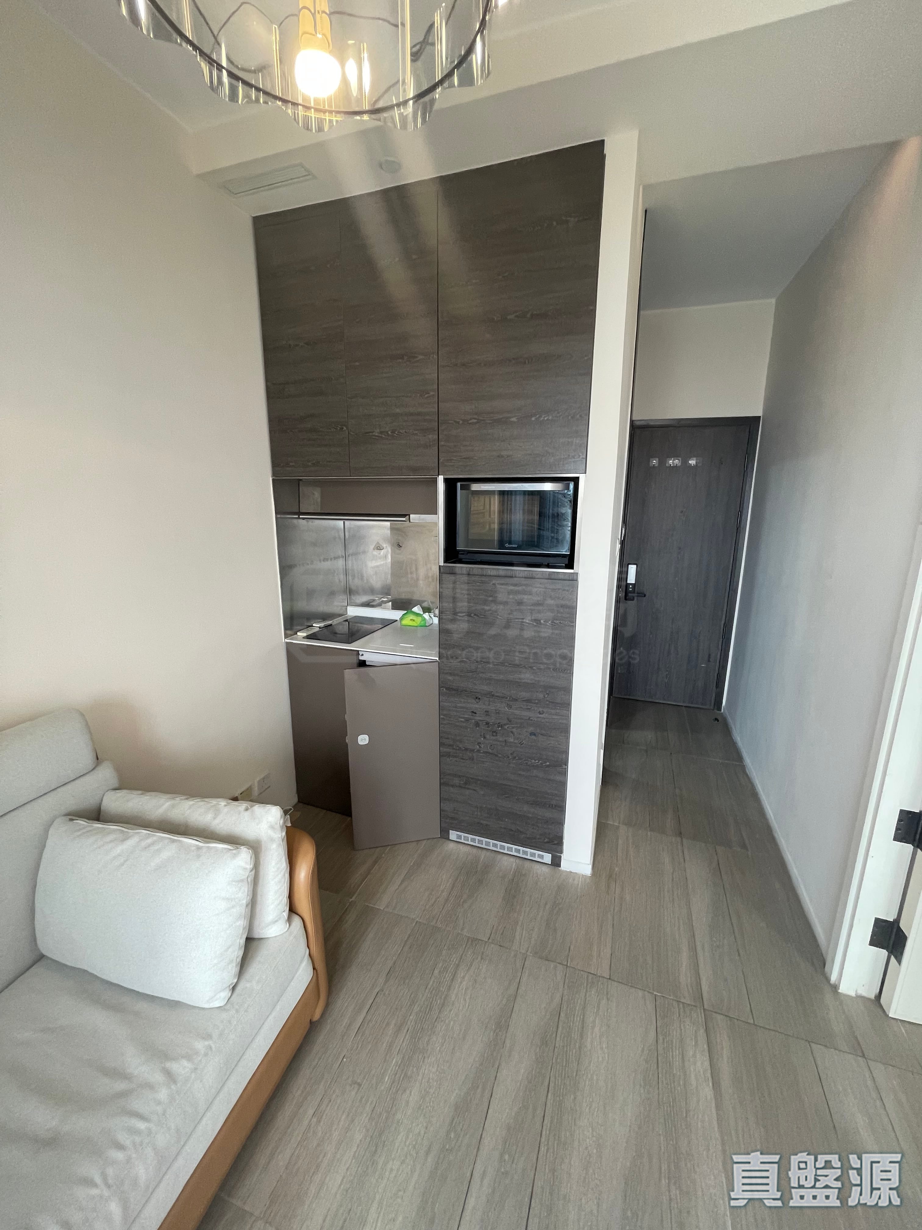 菁雋 極高層 9室 屯門