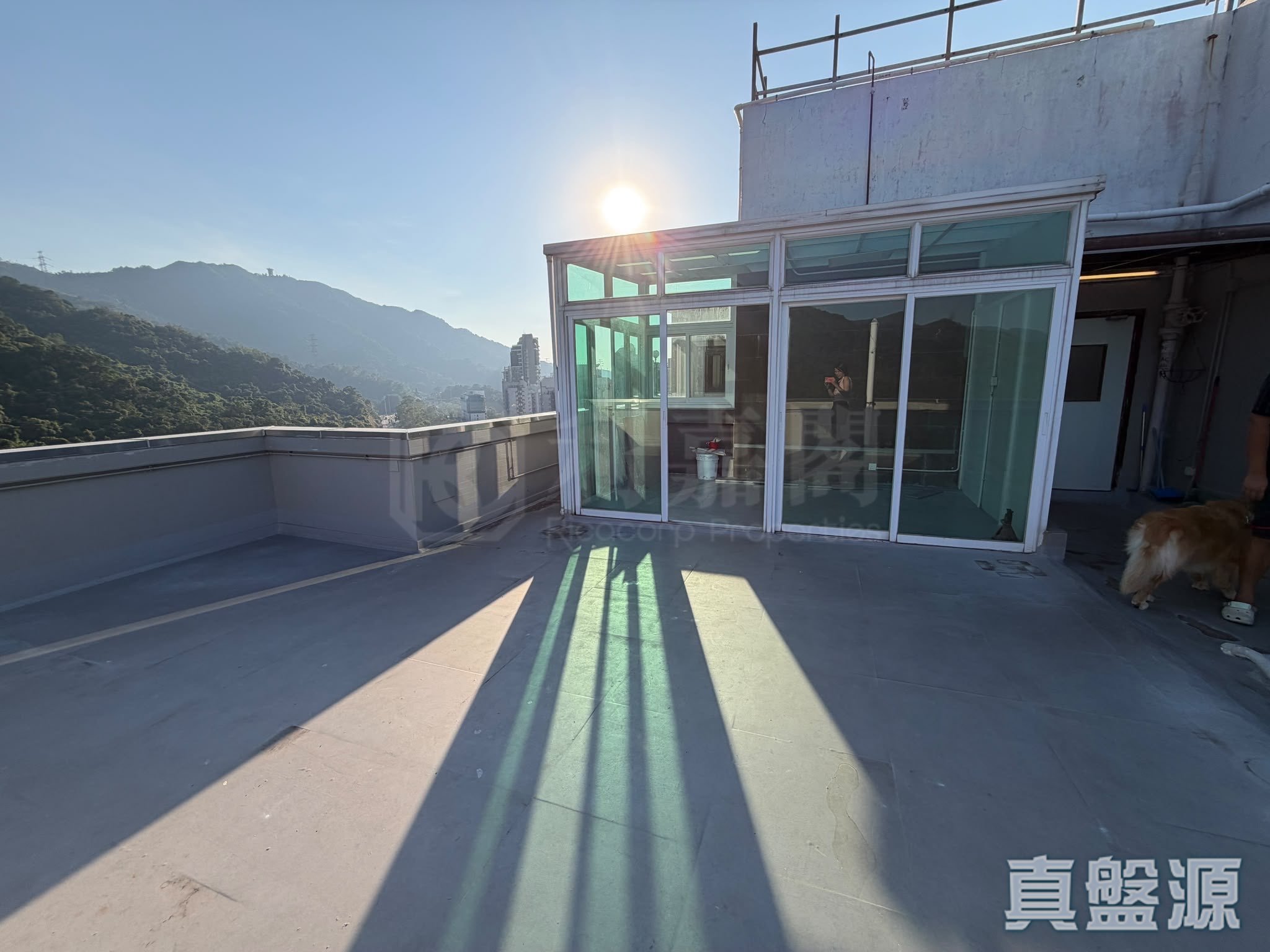 WORLD-WIDE GARDENS LAUREL COURT (BLOCK 3A) Very High Floor Zone Flat C Tai Wai