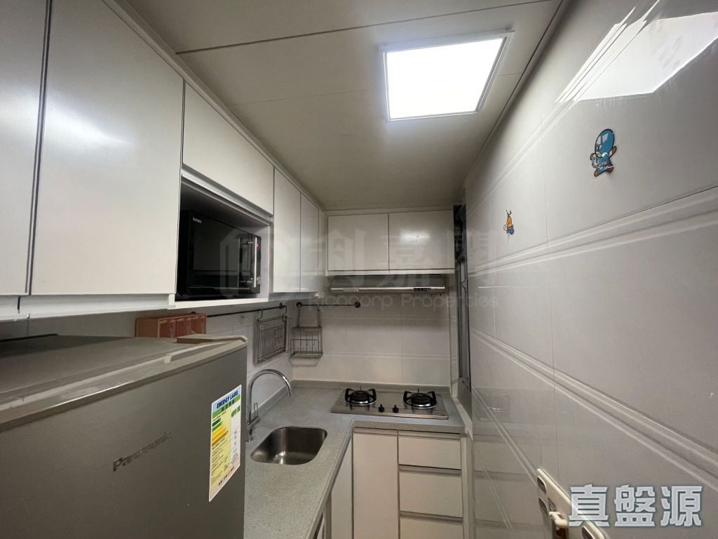 GOLDEN LION GARDEN PHASE 1 - Golden Harvest Court (block F) High Floor Zone Flat 3 Tai Wai