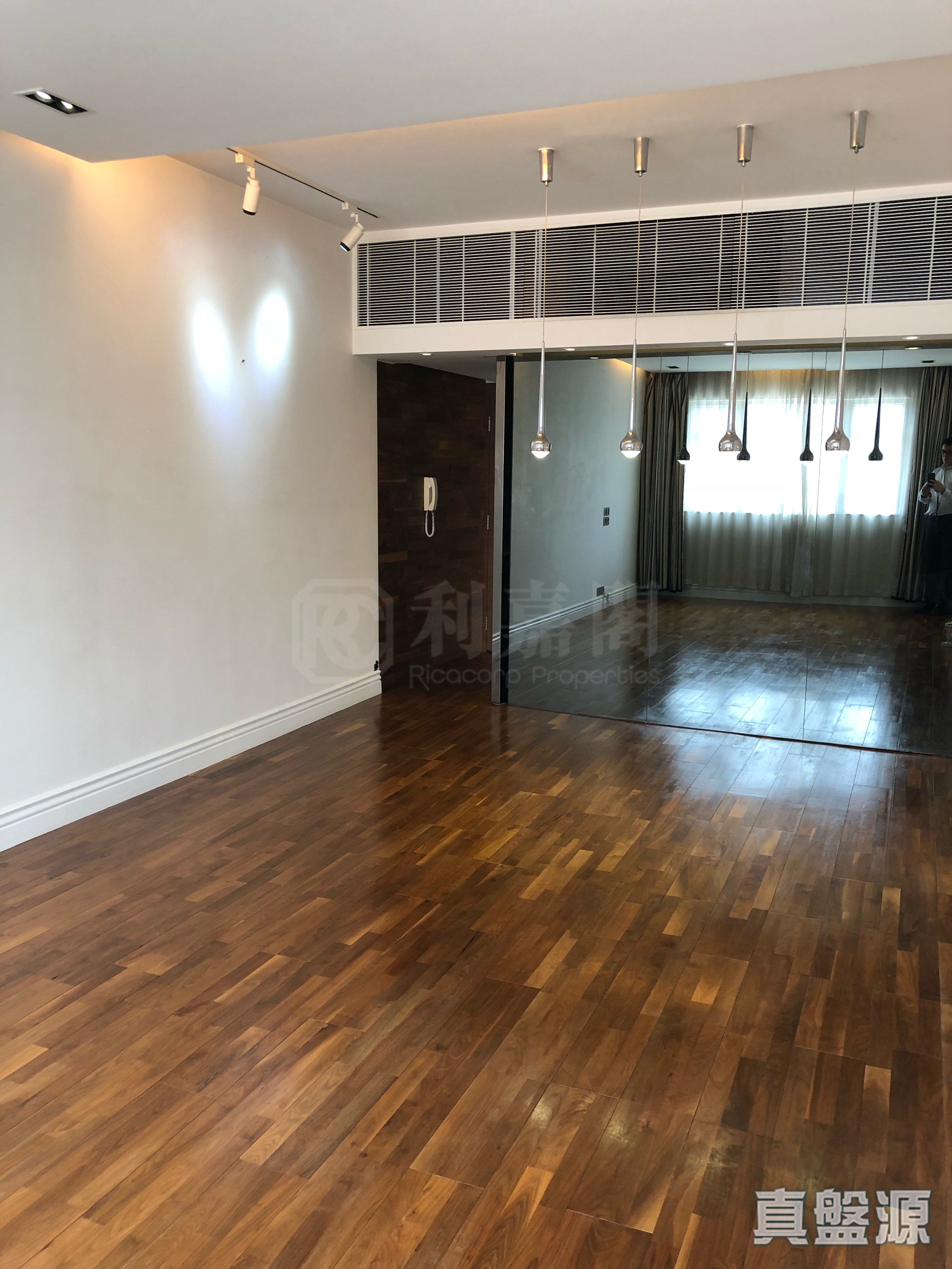 VIKING VILLAS BLOCK A Medium Floor Zone Flat 13 North Point/North Point Mid-Levels