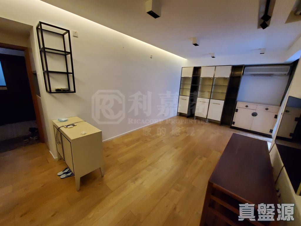 DRAGON COURT BLOCK B Medium Floor Zone Flat 3 North Point/North Point Mid-Levels