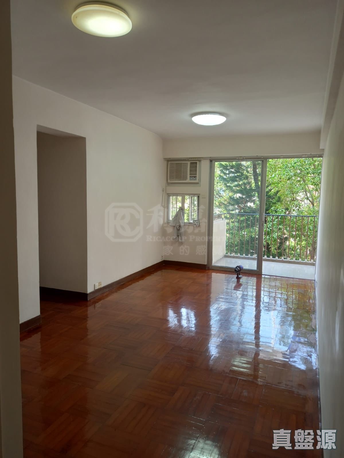 宝马台 E-H座 中层 F室 北角/北角半山