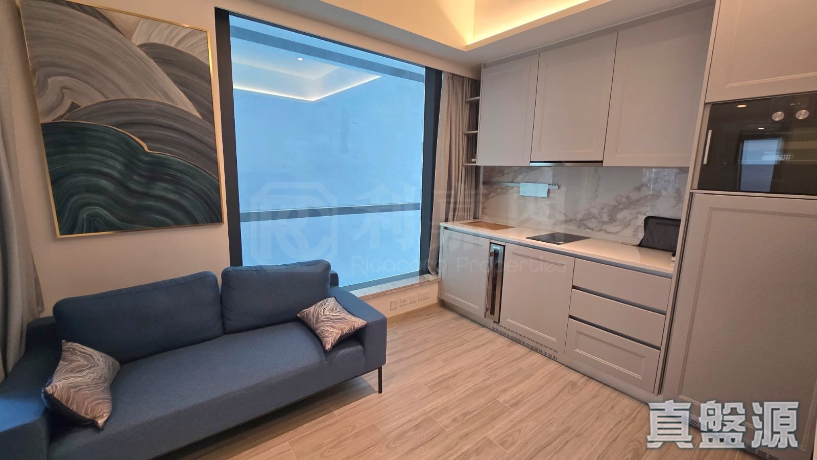 CENTRAL 8 Low Floor Zone Flat C Mid-Levels West