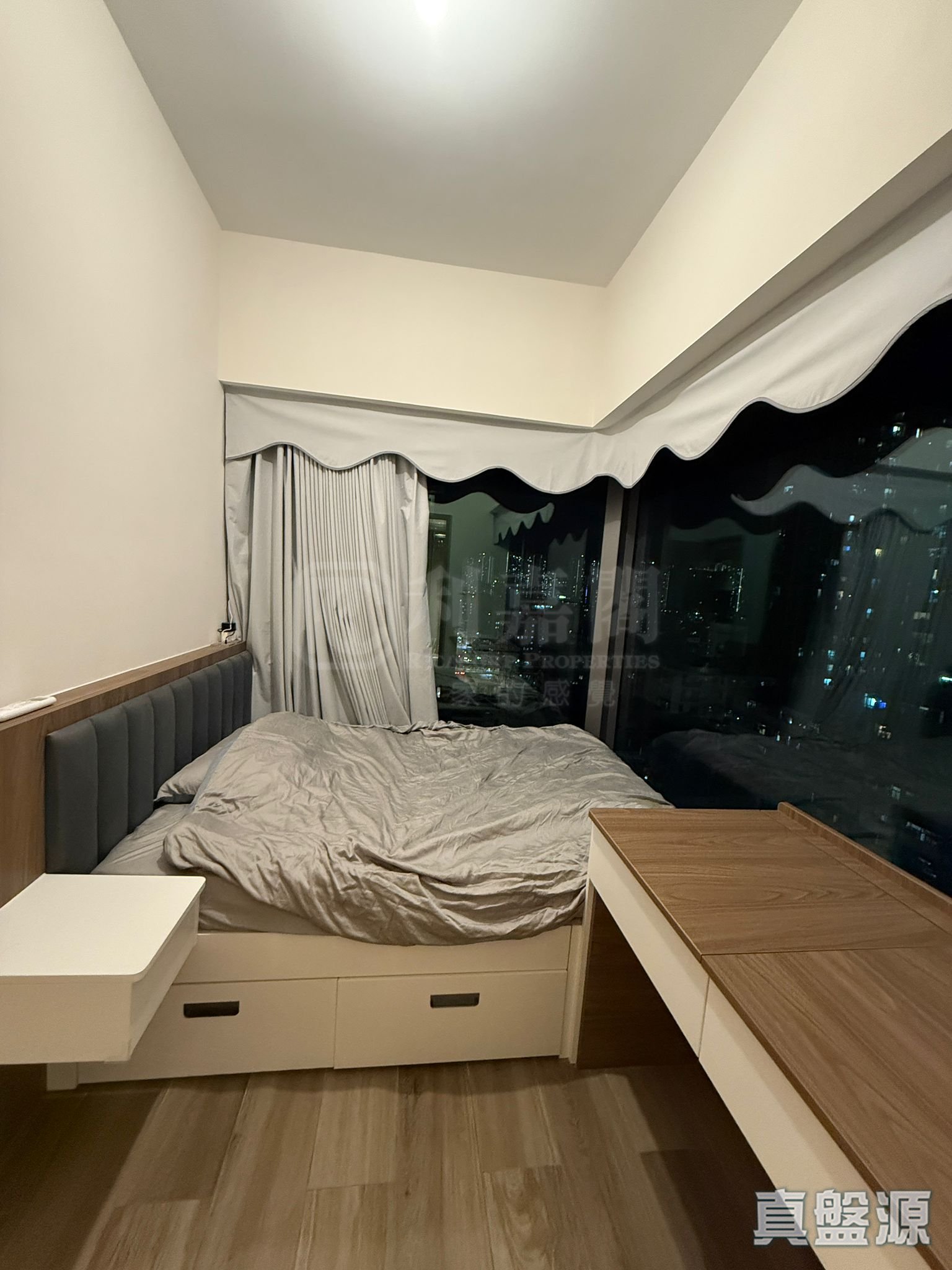 THE VIM High Floor Zone Flat B West Kowloon