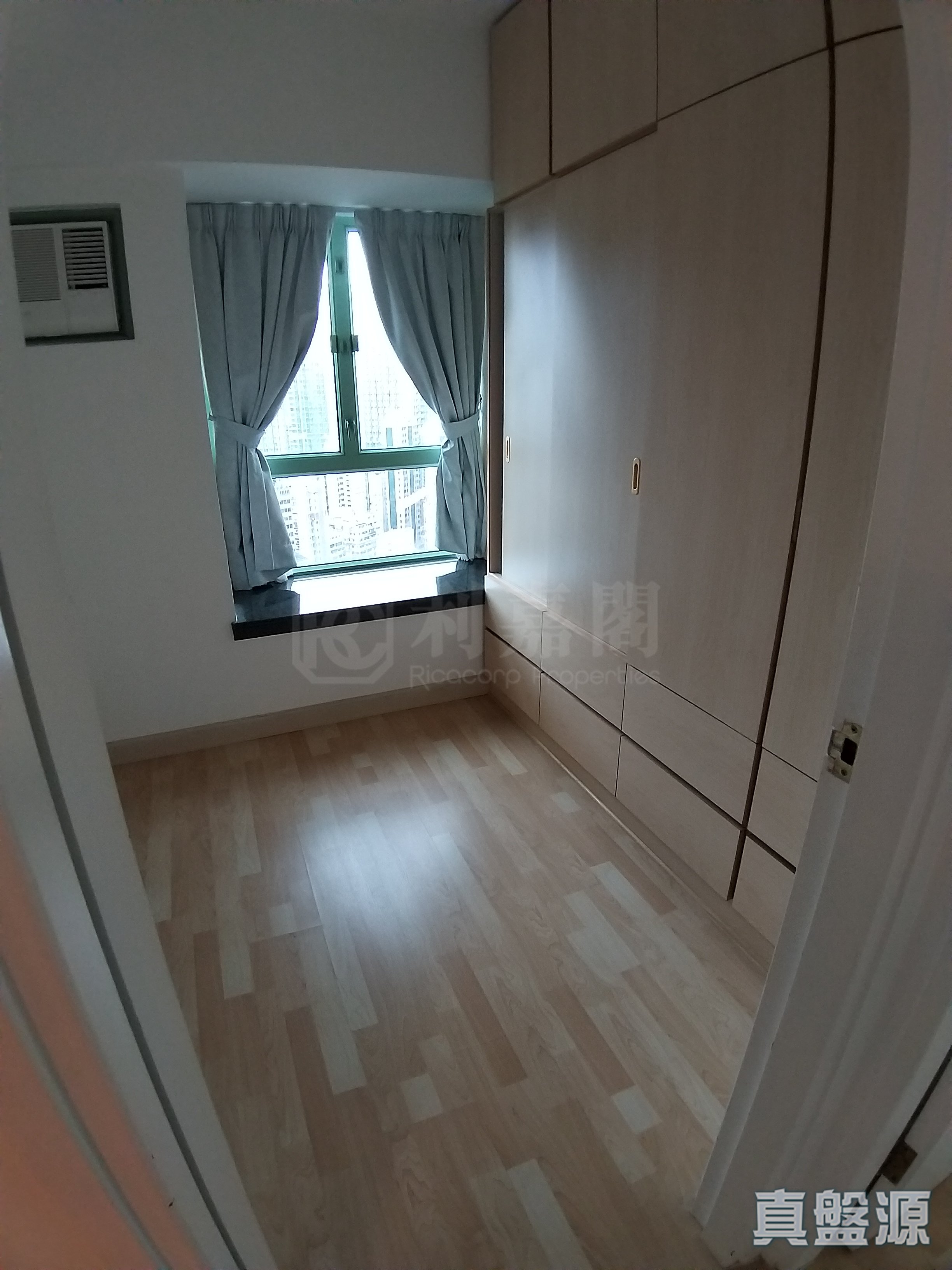 ROYAL COURT High Floor Zone Flat E Mid-Levels