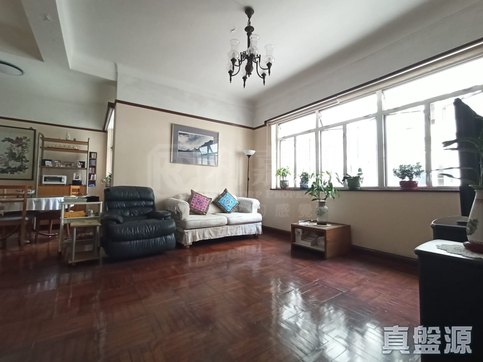 HONG LOK MANSION Medium Floor Zone Mid-Levels