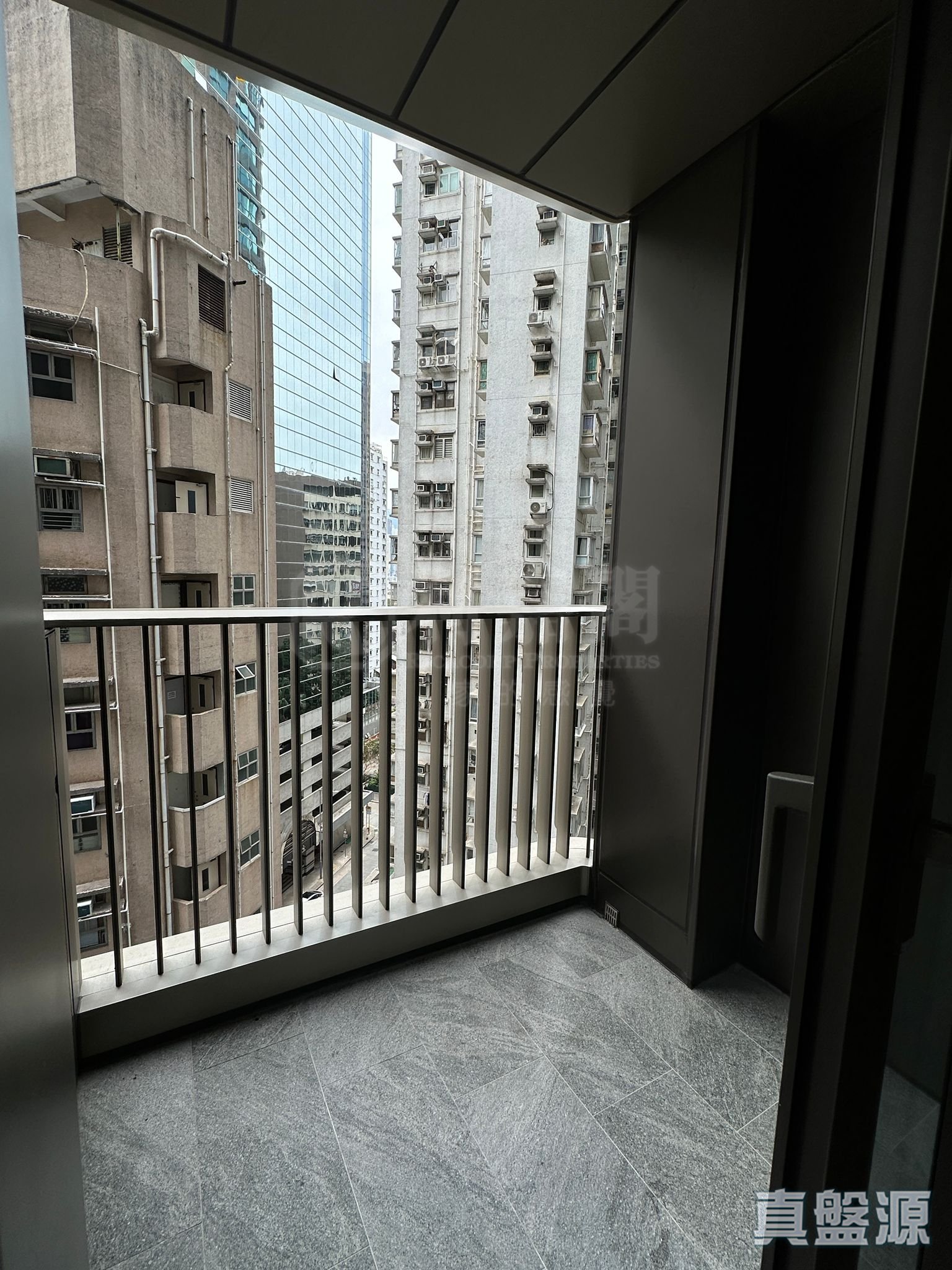 101 KINGS ROAD Low Floor Zone Flat F North Point/North Point Mid-Levels