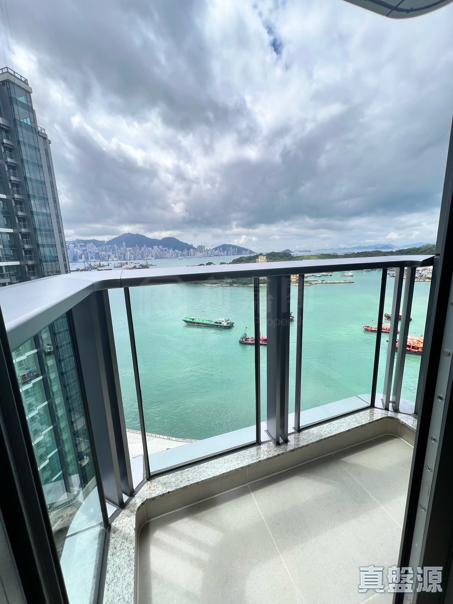 维港滙 2期 5座 高层 B室 奥运站/南昌