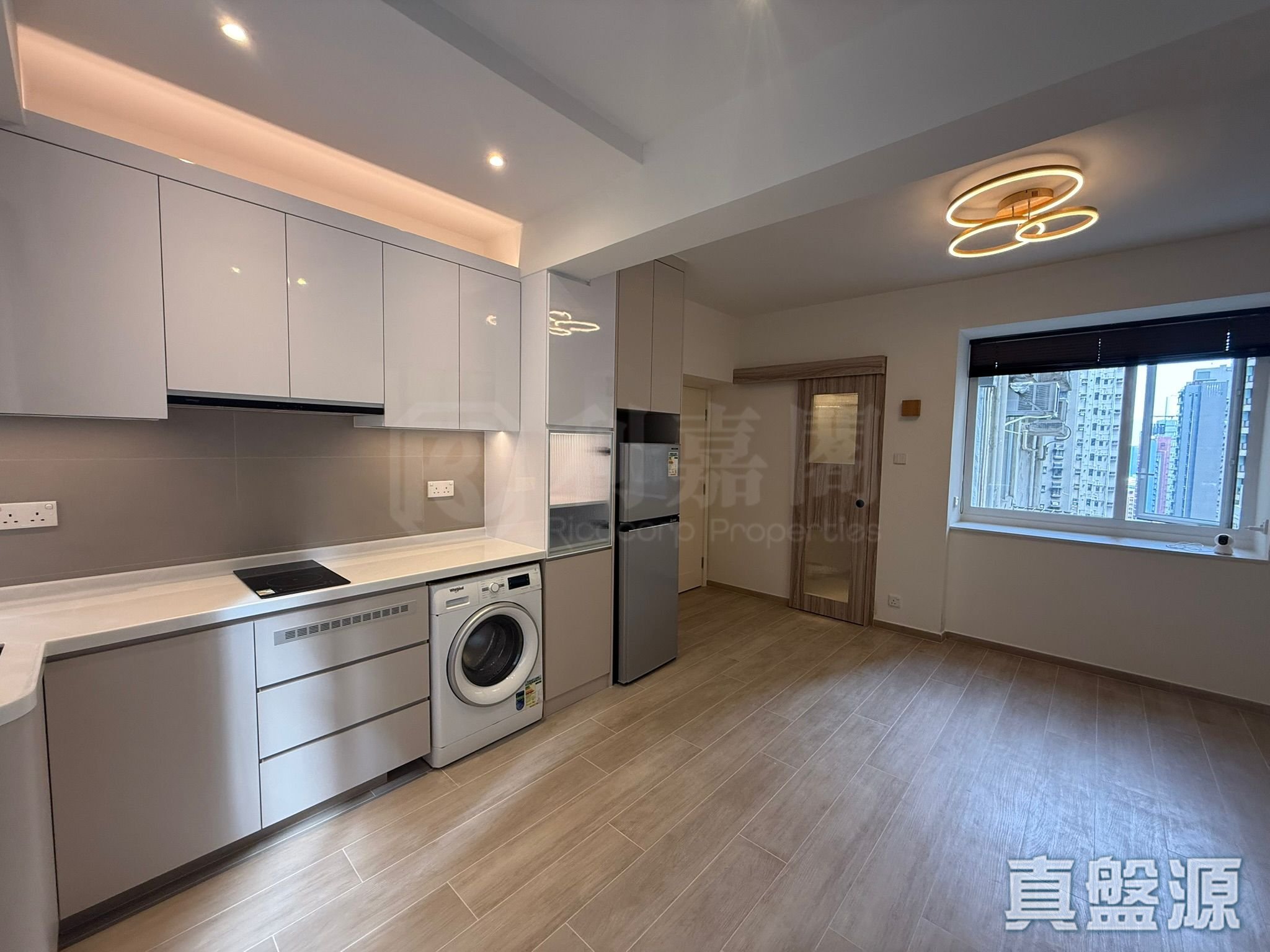 WOODLAND COURT Medium Floor Zone Flat A Mid-Levels West