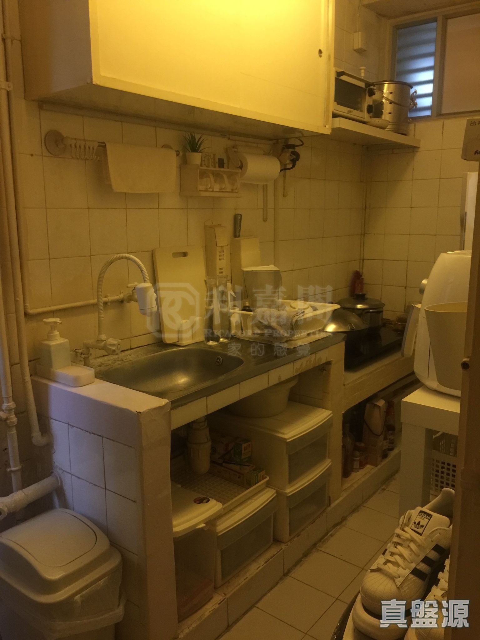 黄大仙下邨(一区) 龙康楼 (15座) 中层 13室 九龙湾/牛池湾/钻石山/黄大仙