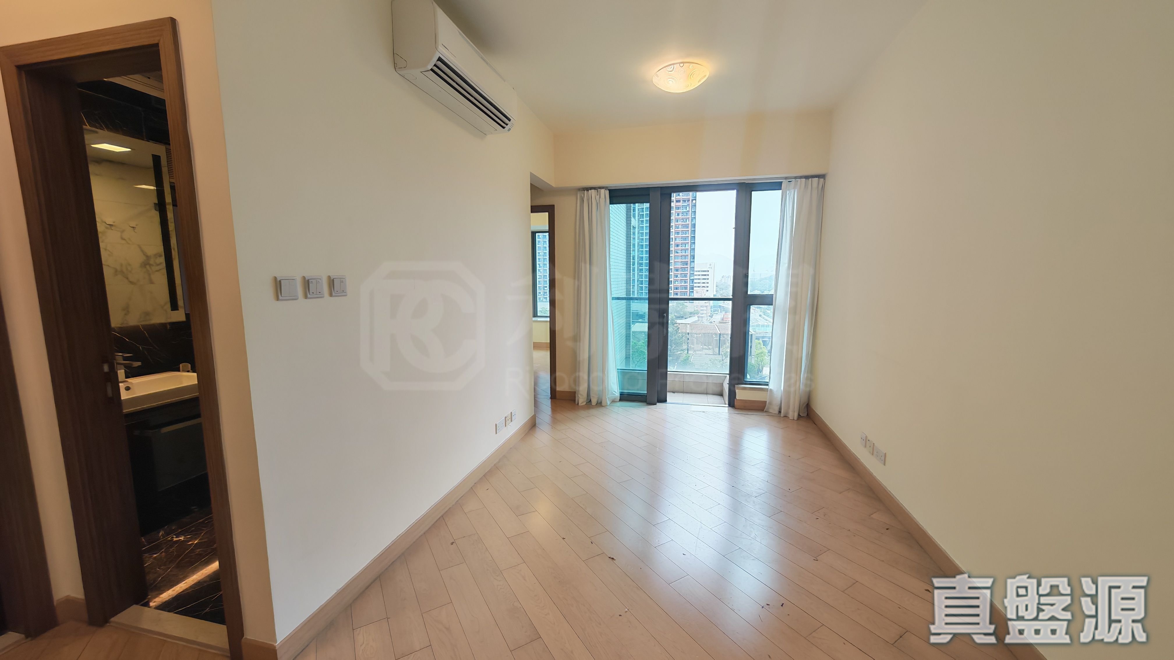 GRAND YOHO PHASE 1 - Tower 1 Low Floor Zone Flat E Yuen Long