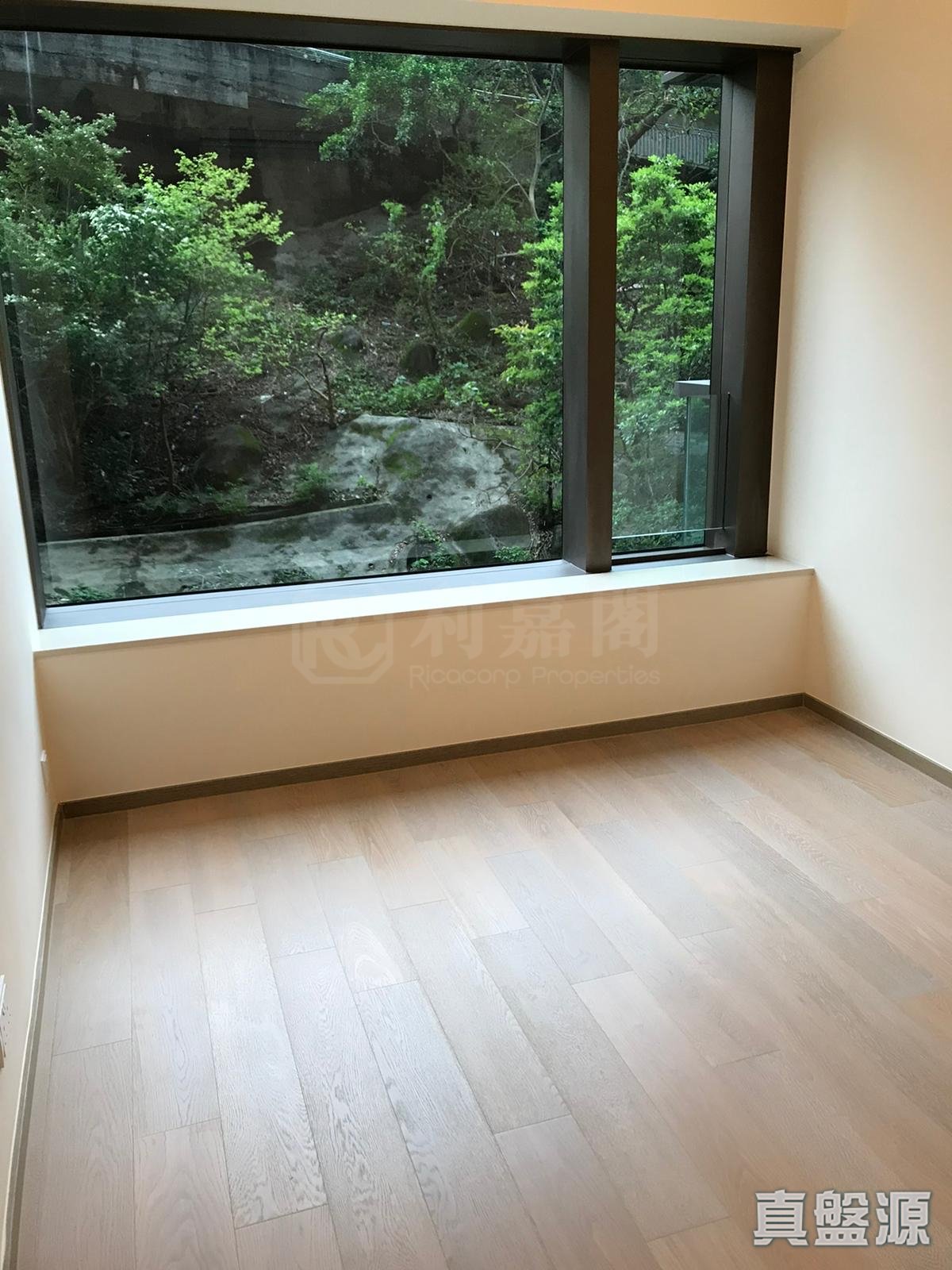 ISLAND GARDEN TOWER 3 Low Floor Zone Flat B Sai Wan Ho/Shau Kei Wan