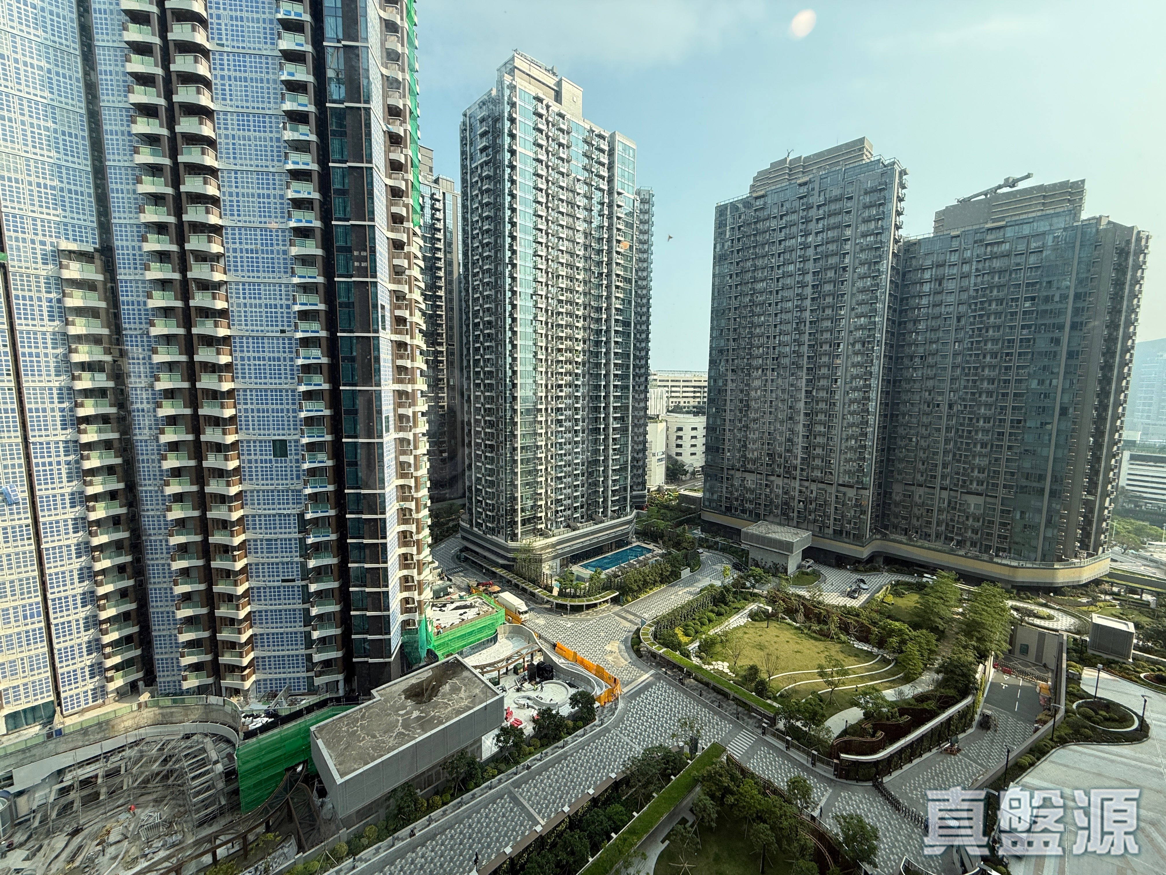 THE SOUTHSIDE PHASE 3C BLUE COAST II - Tower 5 Medium Floor Zone Flat J Wong Chuk Hang/Sham Wan
