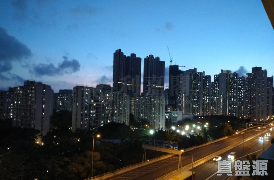 HARBOUR PARK Low Floor Zone Flat E West Kowloon