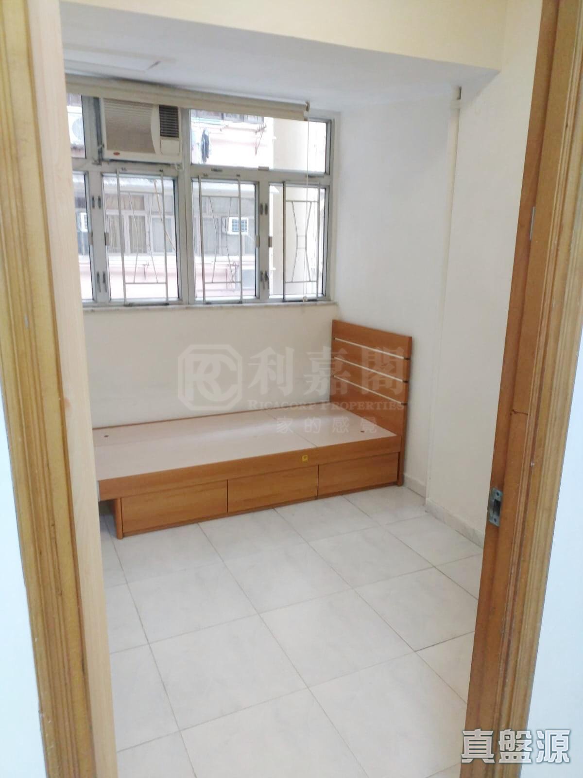 TUNG FAT BUILDING BLOCK C Low Floor Zone Flat C137 North Point/North Point Mid-Levels