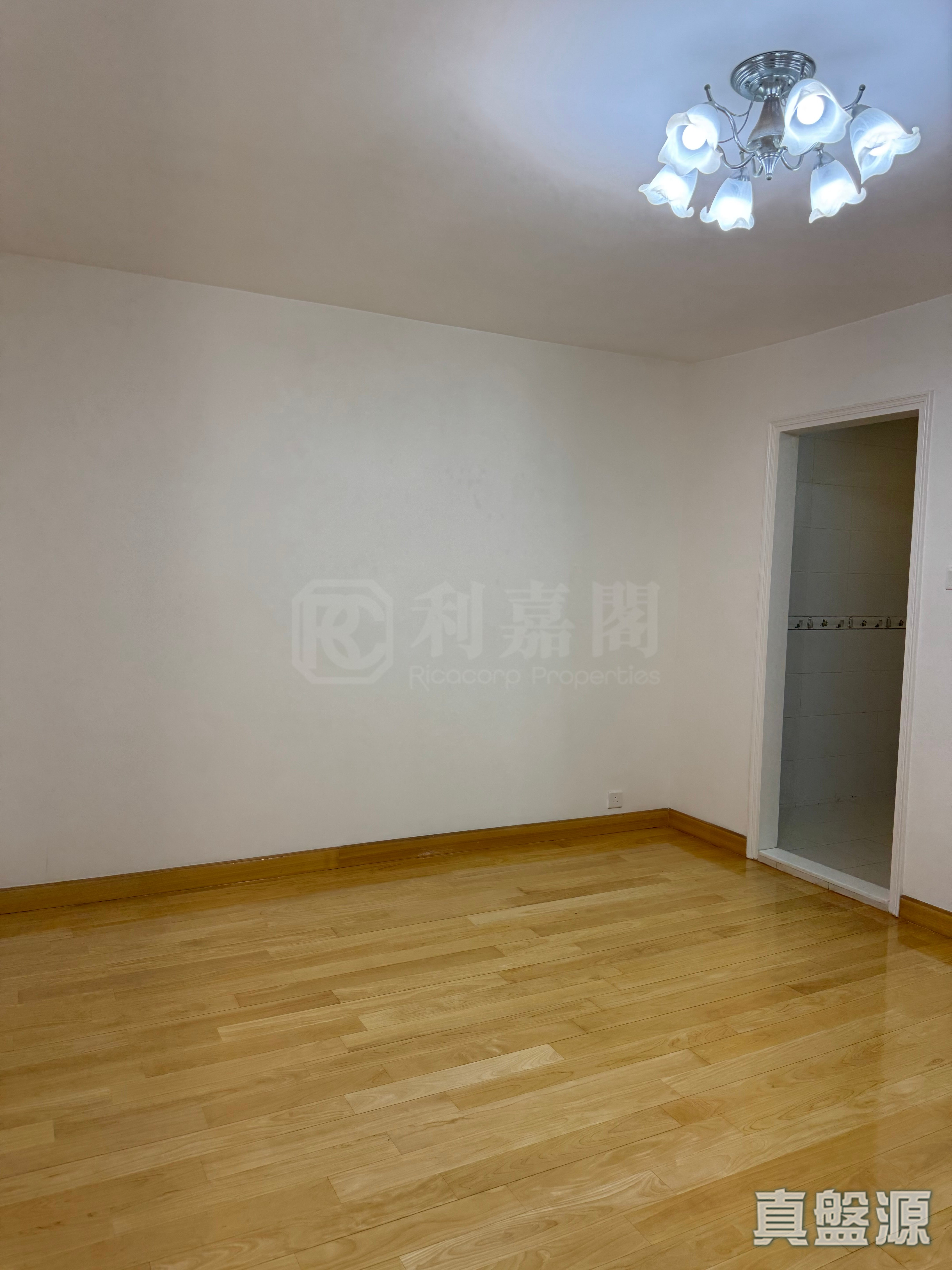 TAIKOO SHING KAM DIN TERRACE - (t-24)  Han Kung Mansion Medium Floor Zone Flat E Quarry Bay/Kornhill/Taikoo Shing