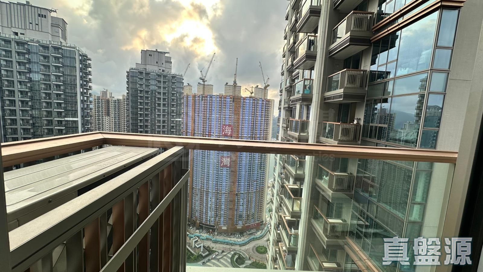 LOHAS PARK PHASE 11D VILLA GARDA III - Tower 3 (3a) Very High Floor Zone Flat D Tseung Kwan O