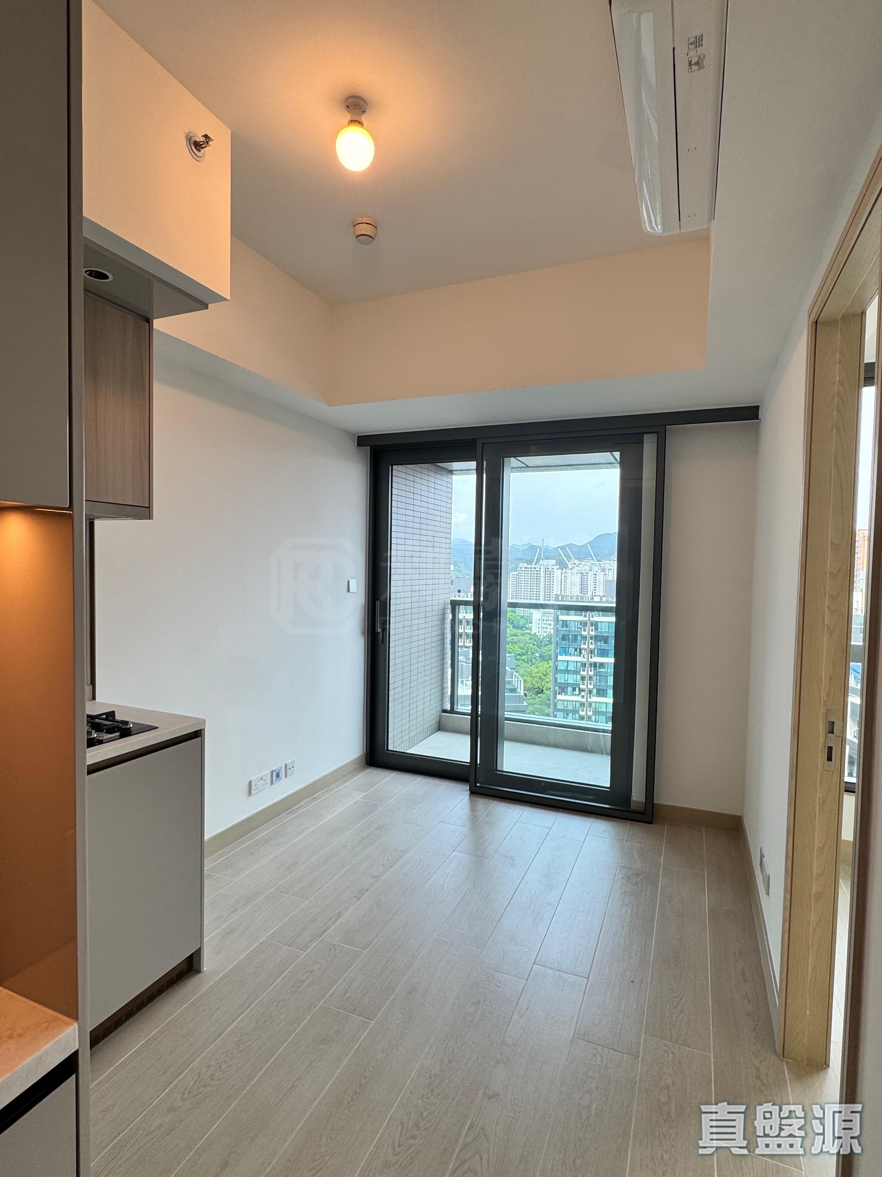 GOLD COAST BAY PHASE 1 THE UPPLAND - Tower 5a Very High Floor Zone Flat H Sham Tseng/Castle Peak Road