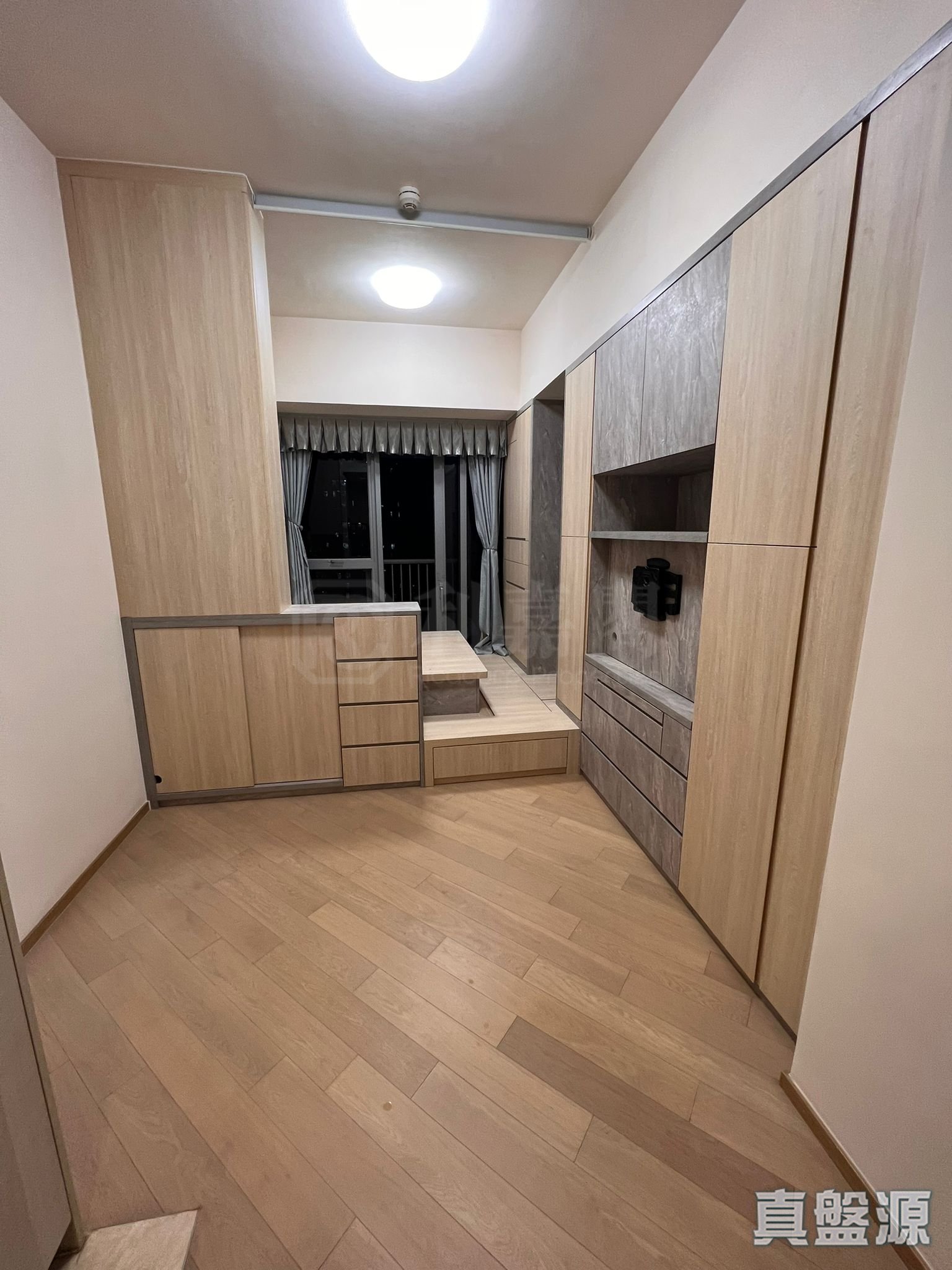 EIGHT REGENCY Very High Floor Zone Flat J Tuen Mun