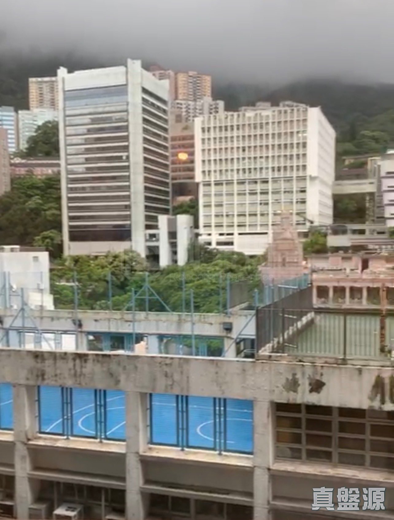 薄扶林道63号 2座 (EMERALD HOUSE) 中层 E室 西半山