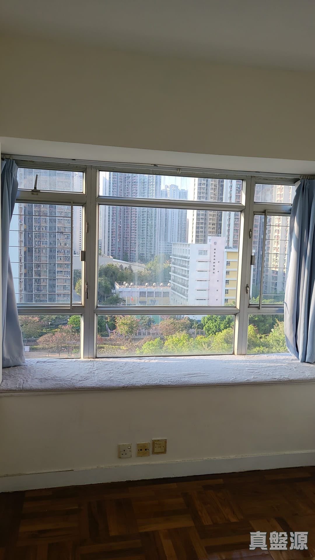 KINGSWOOD VILLAS PHASE 1 LOCWOOD COURT - Block 9 Medium Floor Zone Tin Shui Wai