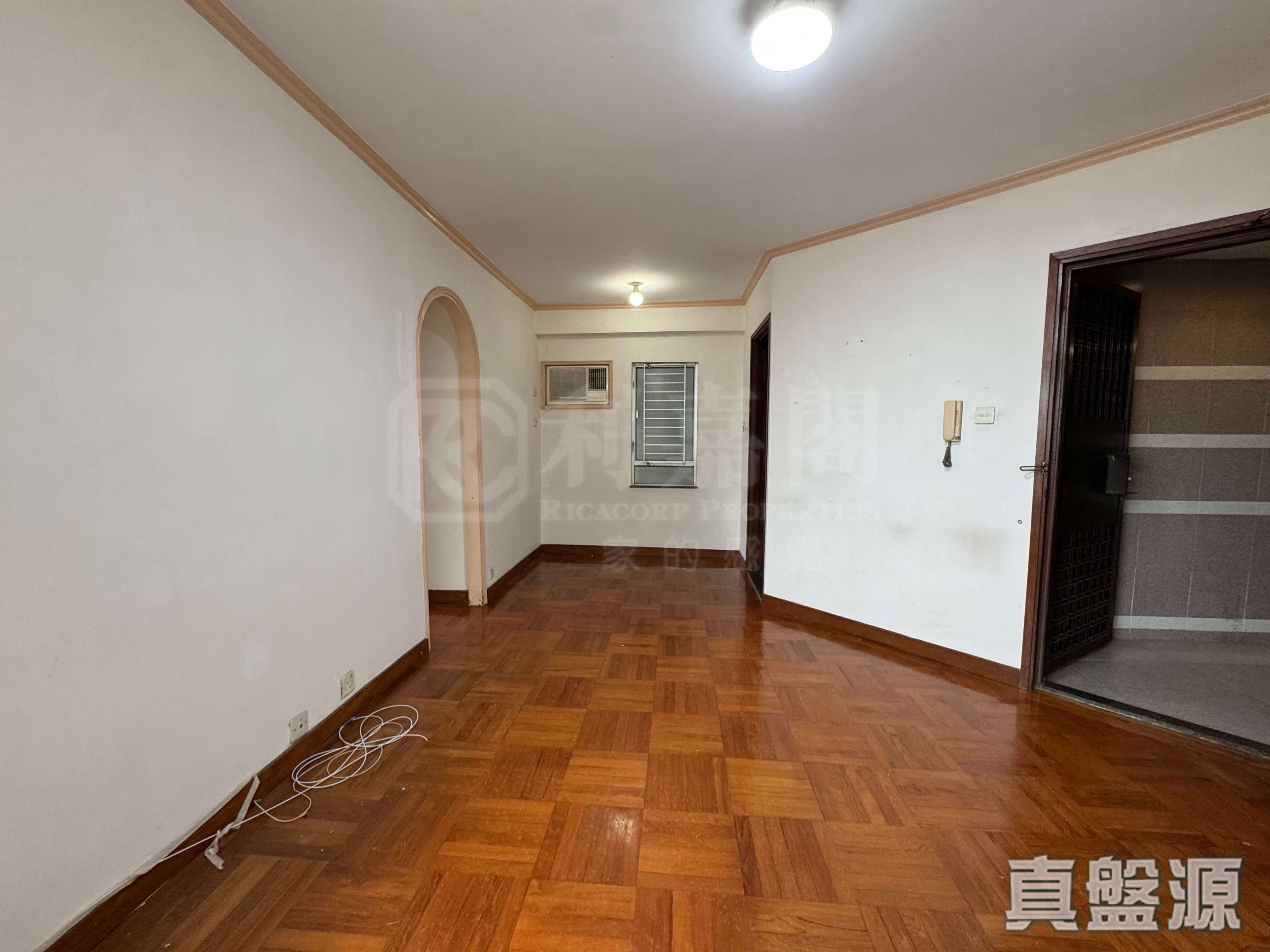 嘉湖山莊 2期 賞湖居 1座 中層 E室 天水圍