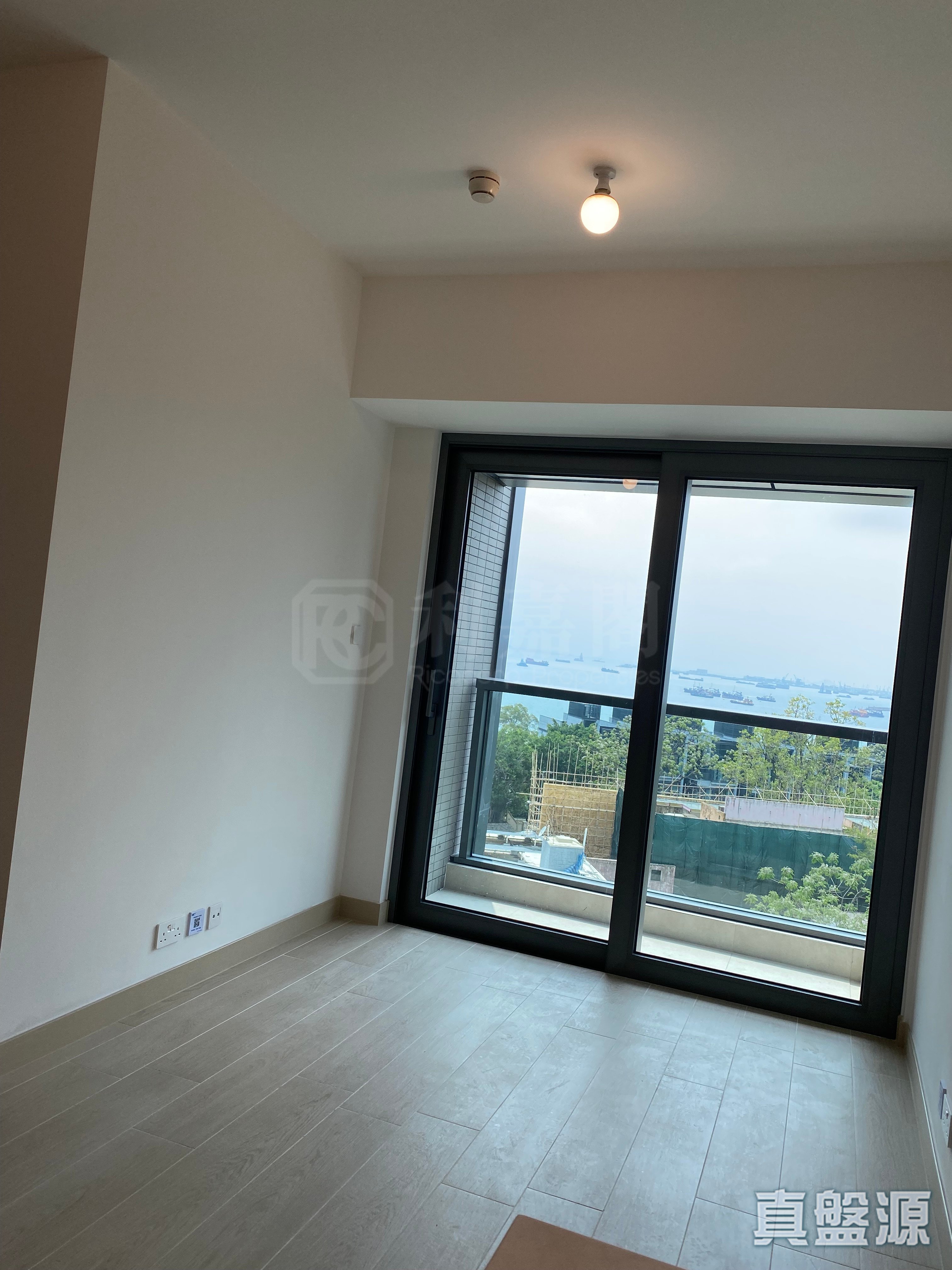 GOLD COAST BAY PHASE 2 THE RESERVE - Tower 1 (1b) Low Floor Zone Flat B Sham Tseng/Castle Peak Road