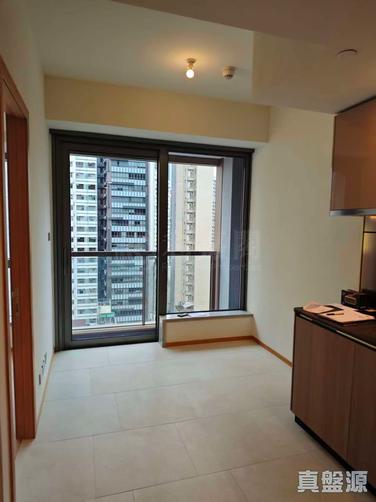 东边街九号 高层 B室 中上环/西区