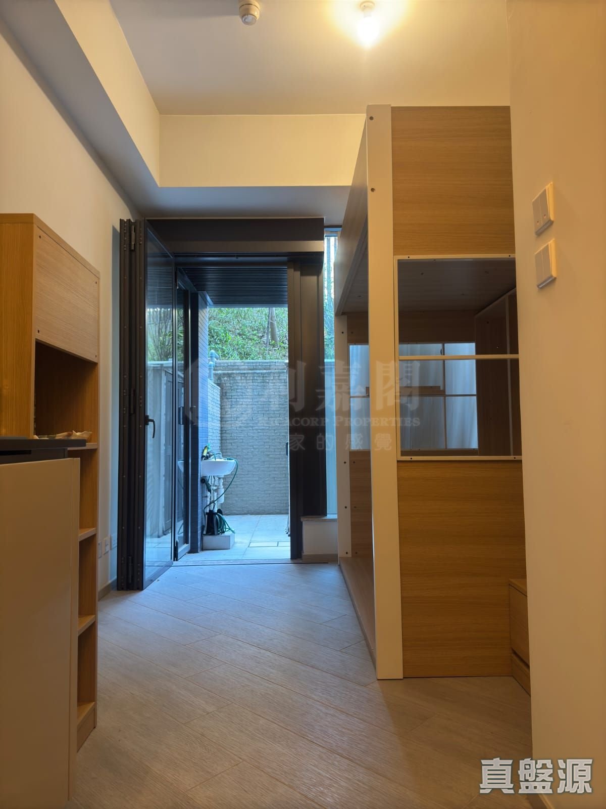 THE ROYALE PHASE 3 SKYPOINT ROYALE - Tower 7 Low Floor Zone Flat 9 Sham Tseng/Castle Peak Road