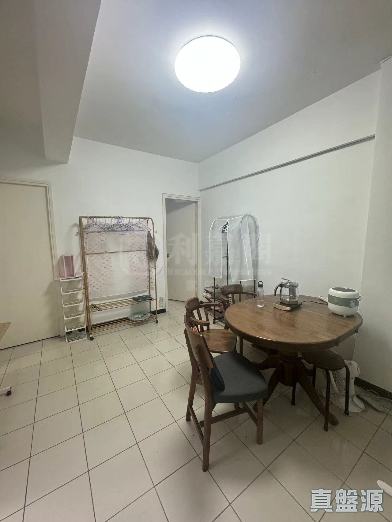 NAM HUNG MANSION BLOCK A Low Floor Zone Flat A4 Central/Sheung Wan/Western District