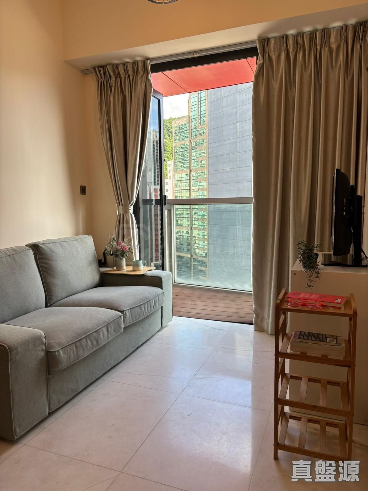 THE HEMISPHERES High Floor Zone Flat C North Point/North Point Mid-Levels