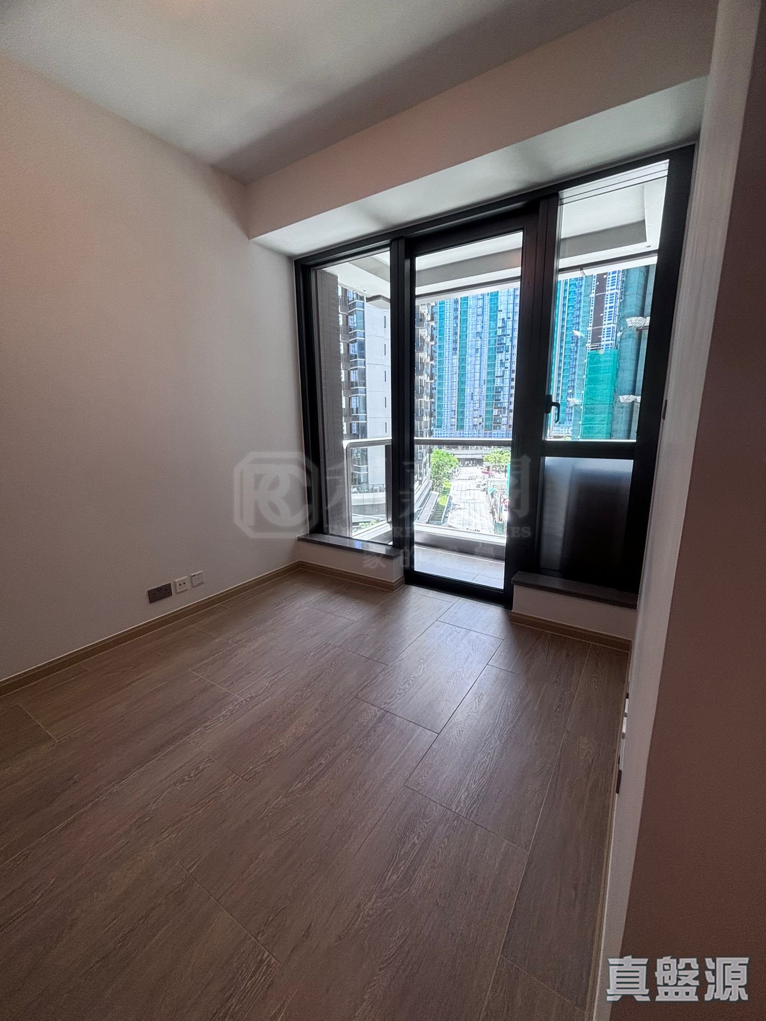 港岛南岸 4A期 海盈山 2座 (2B) 低层 E室 黄竹坑/深湾