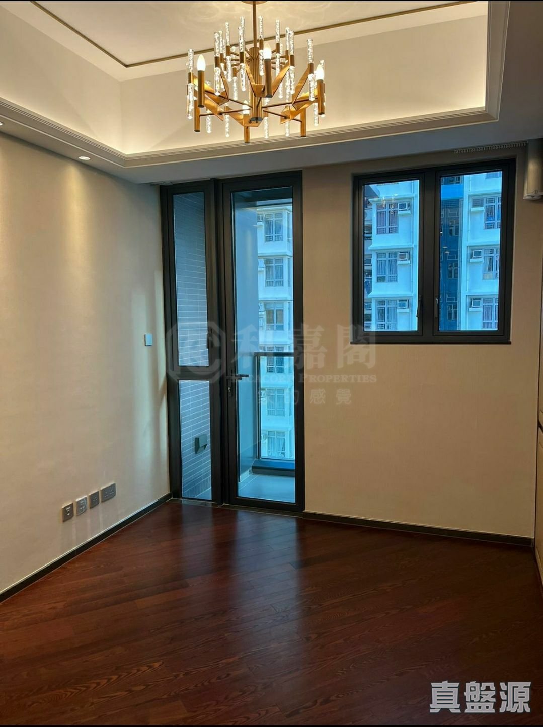 睿峰 西翼 高層 D室 西九龍