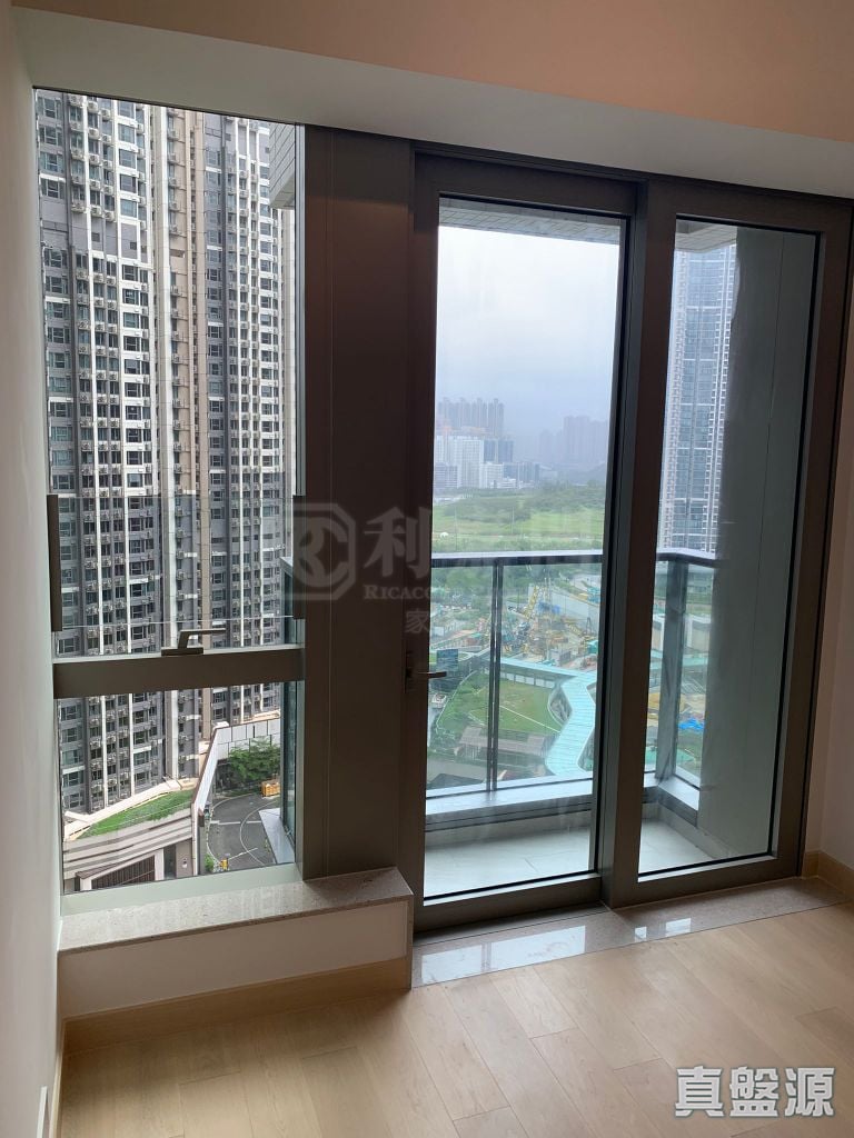 LOHAS PARK PHASE 9C OCEAN MARINI - Tower 1 (1b) Medium Floor Zone Flat E Tseung Kwan O