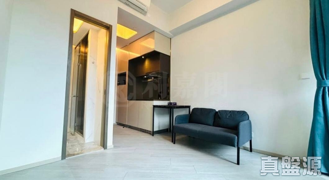 THE ROYALE PHASE 2 STARFRONT ROYALE - Tower 1 Very High Floor Zone Flat 16 Sham Tseng/Castle Peak Road