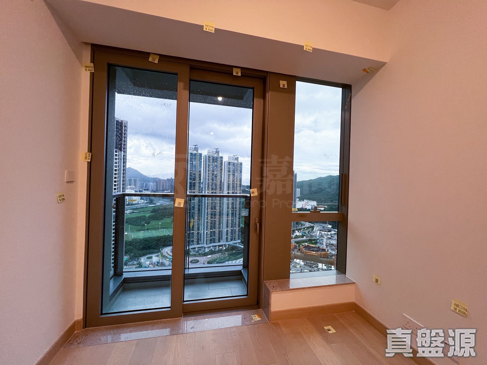 LOHAS PARK PHASE 10 LP10 - Tower 2 (2b) High Floor Zone Flat E Tseung Kwan O
