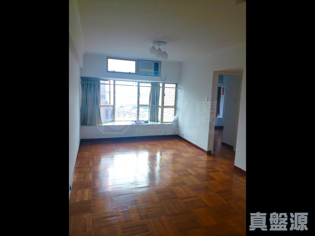 HONG KONG GOLD COAST BLOCK 10 High Floor Zone Flat C Sham Tseng/Castle Peak Road