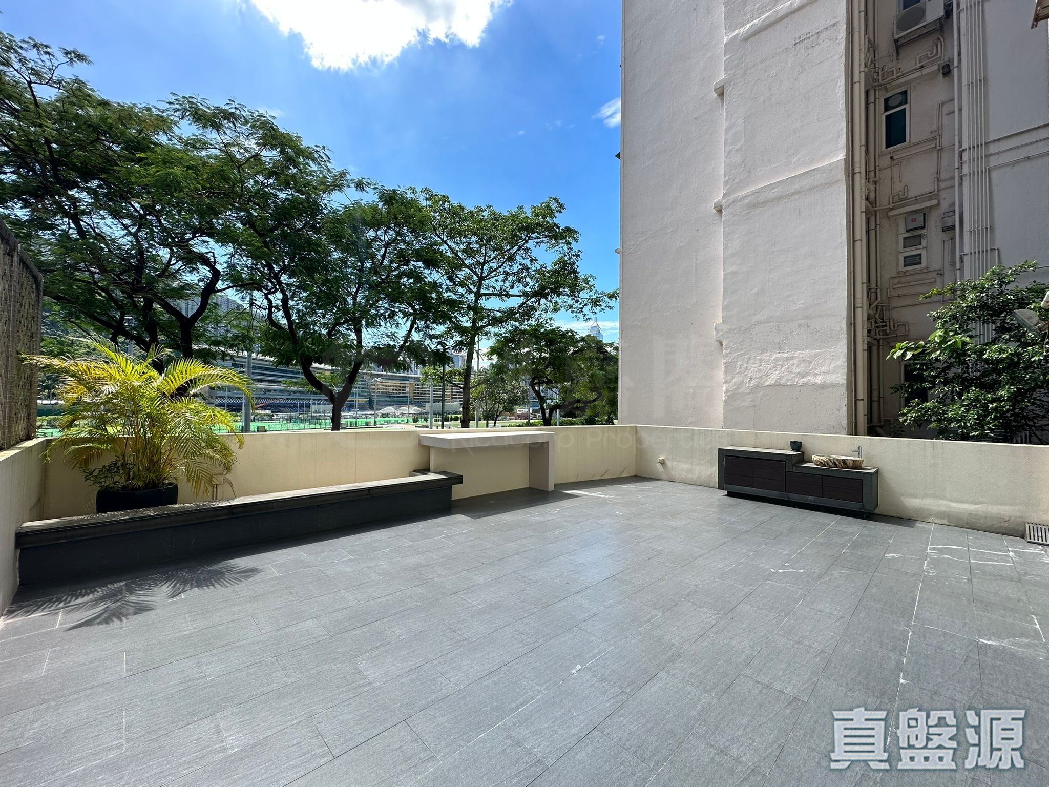 金鞍大廈 低層 跑馬地/東半山