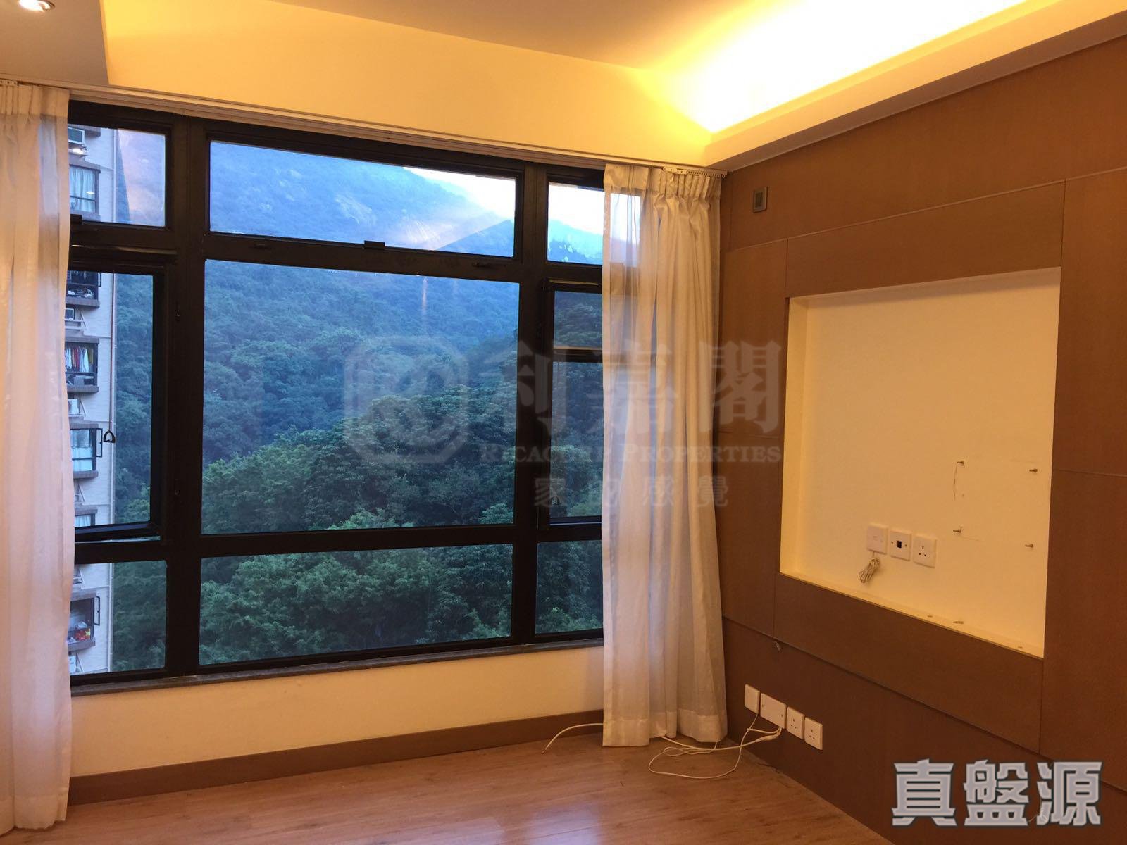 龍華花園 1座 中層 F室 跑馬地/東半山