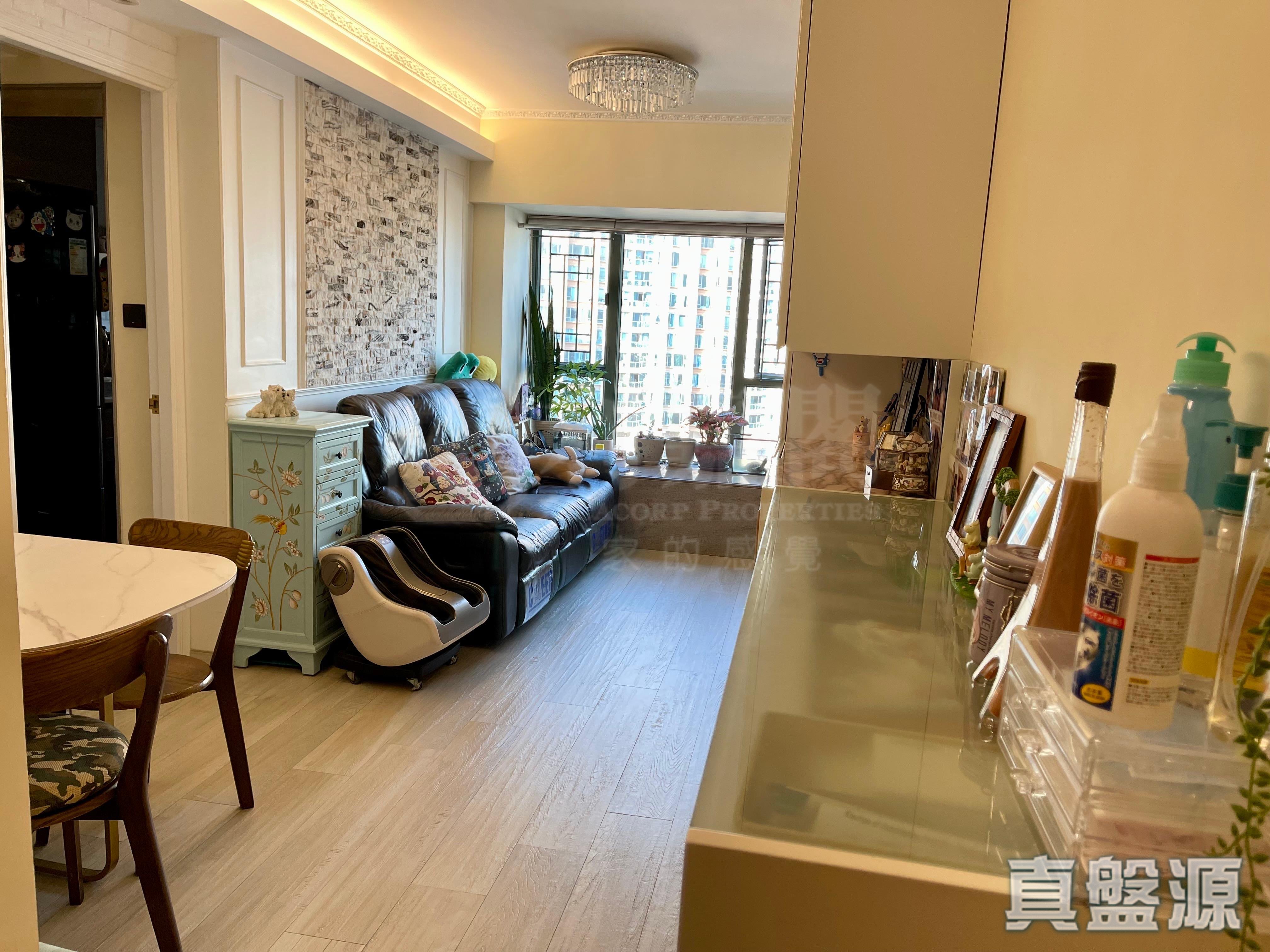 PARK AVENUE PHASE 1 - Tower 8 Very High Floor Zone Flat E Olympic Station/Nam Cheong