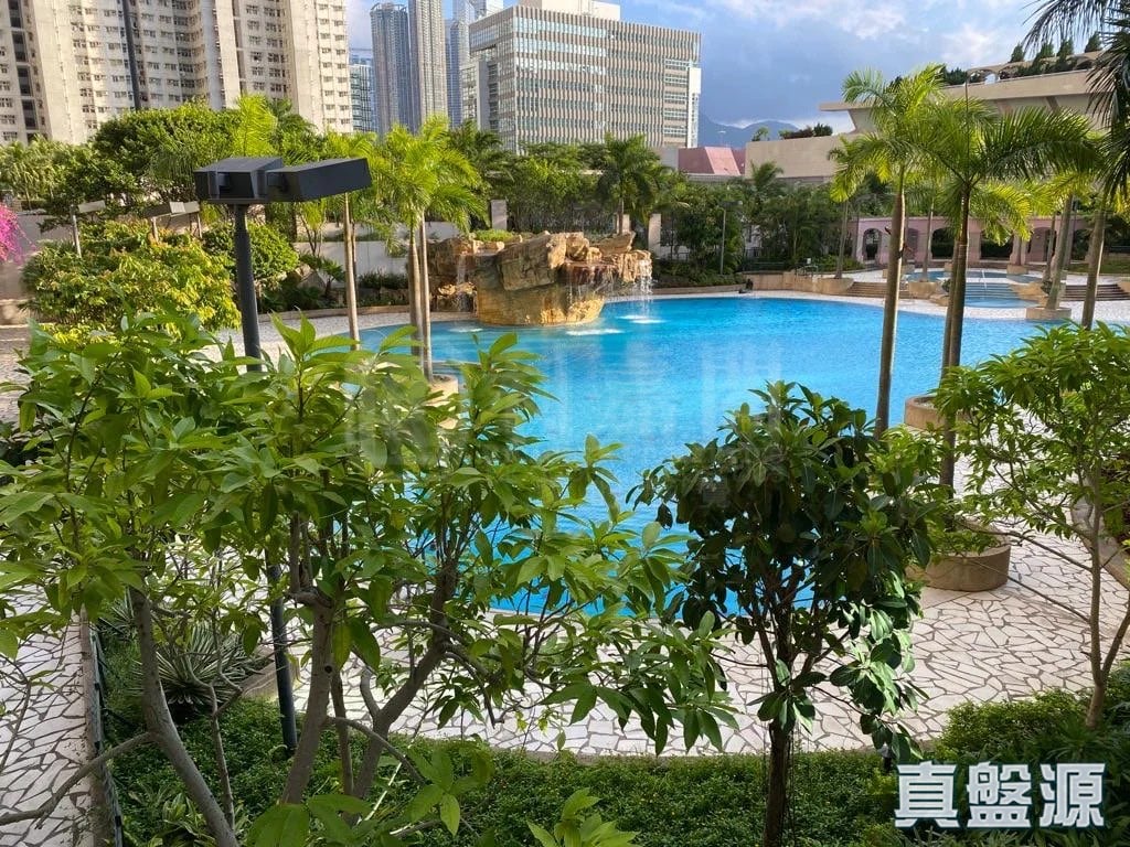 PARK AVENUE PHASE 1 - Tower 10 Low Floor Zone Flat D Olympic Station/Nam Cheong