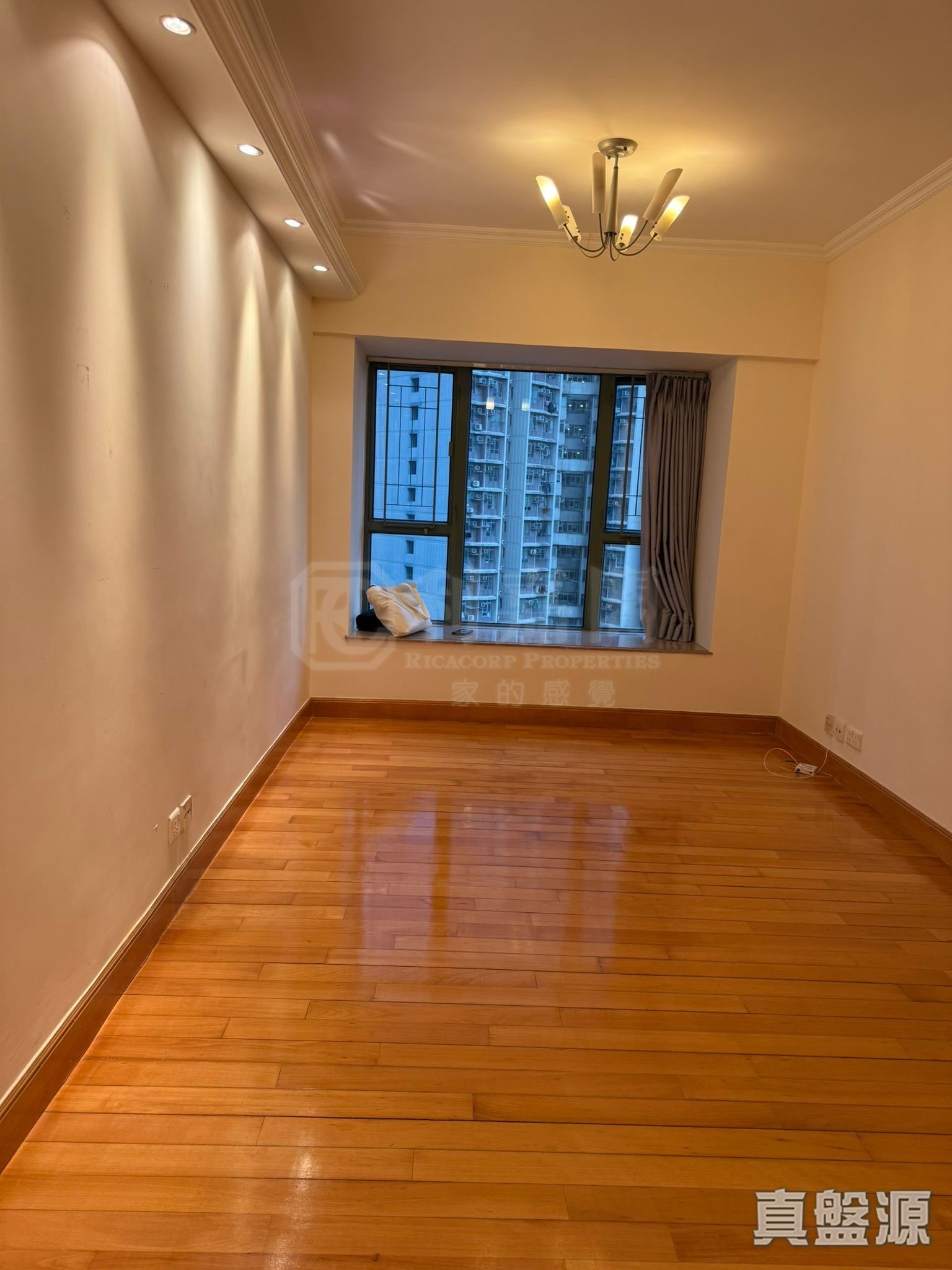 PARK AVENUE PHASE 1 - Tower 10 Medium Floor Zone Flat F Olympic Station/Nam Cheong