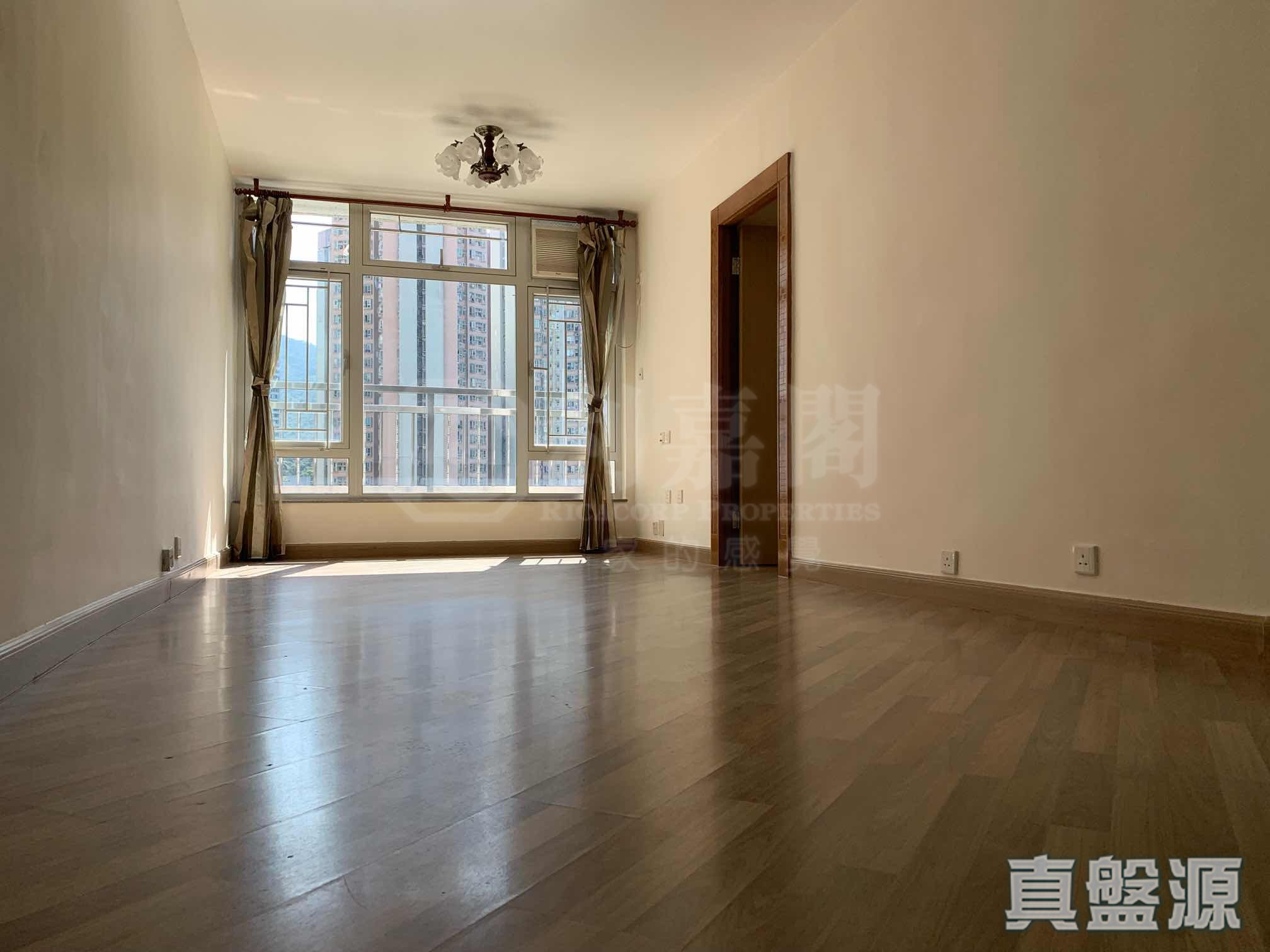 栢蕙苑 寧柏閣 (4座) 中層 E室 康怡/鰂魚涌/太古城