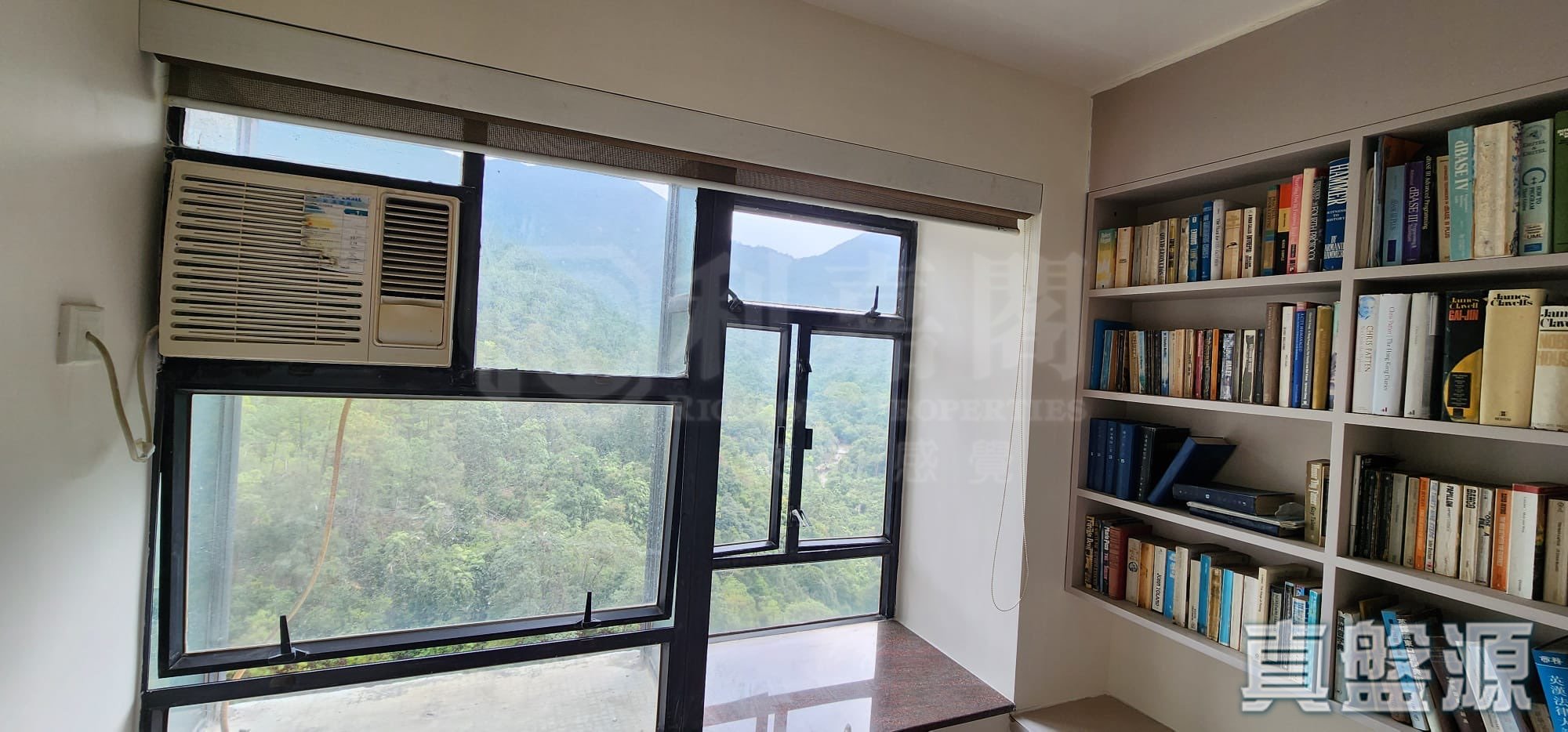 KORNHILL BLOCK B (FLAT 1 - 8) High Floor Zone Flat 3 Quarry Bay/Kornhill/Taikoo Shing