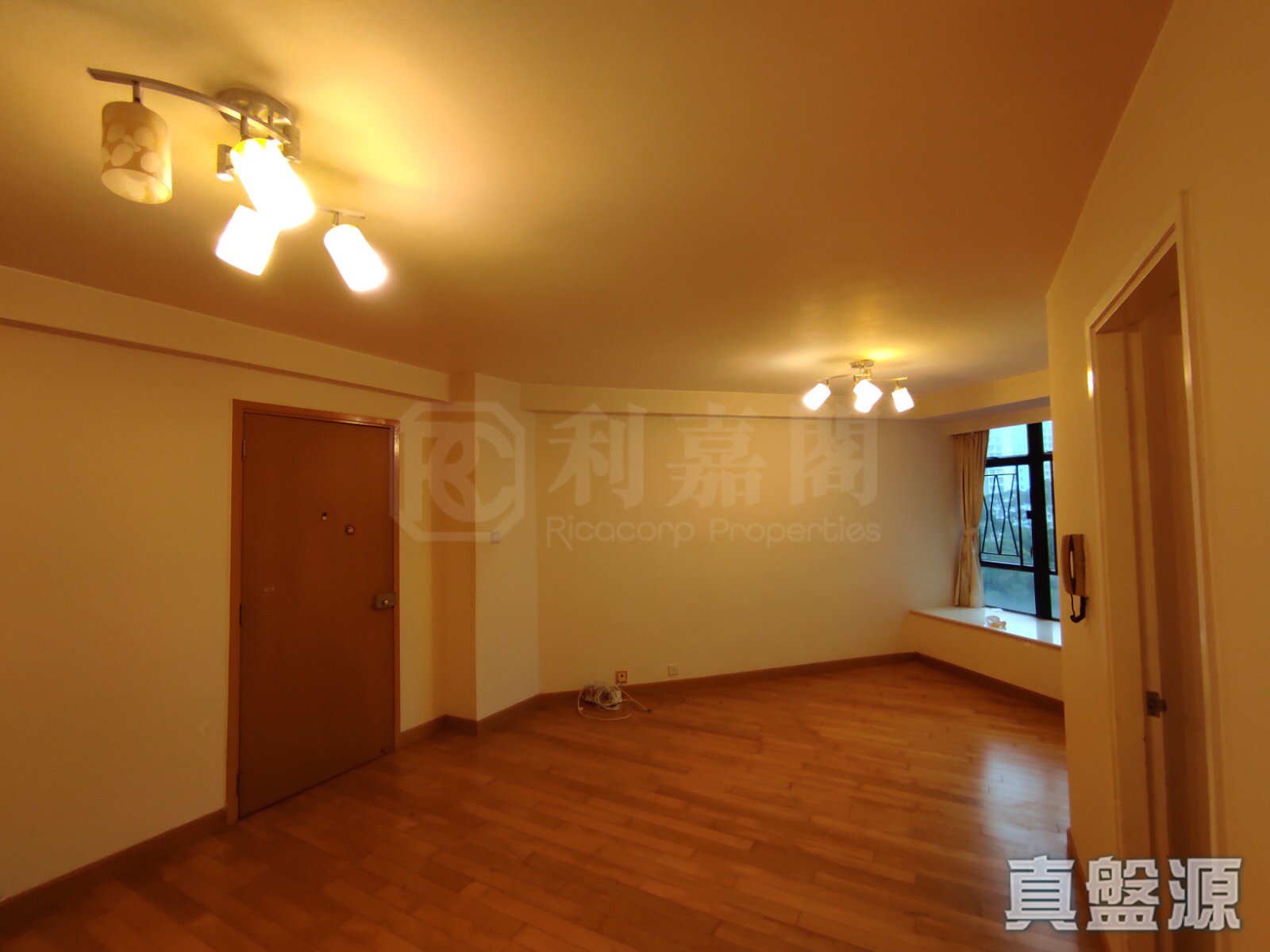 KORNHILL BLOCK F (FLAT 9 - 16) Very High Floor Zone Flat 11 Quarry Bay/Kornhill/Taikoo Shing