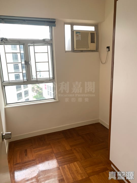 KORNHILL GARDEN BLOCK 1 High Floor Zone Flat E Quarry Bay/Kornhill/Taikoo Shing