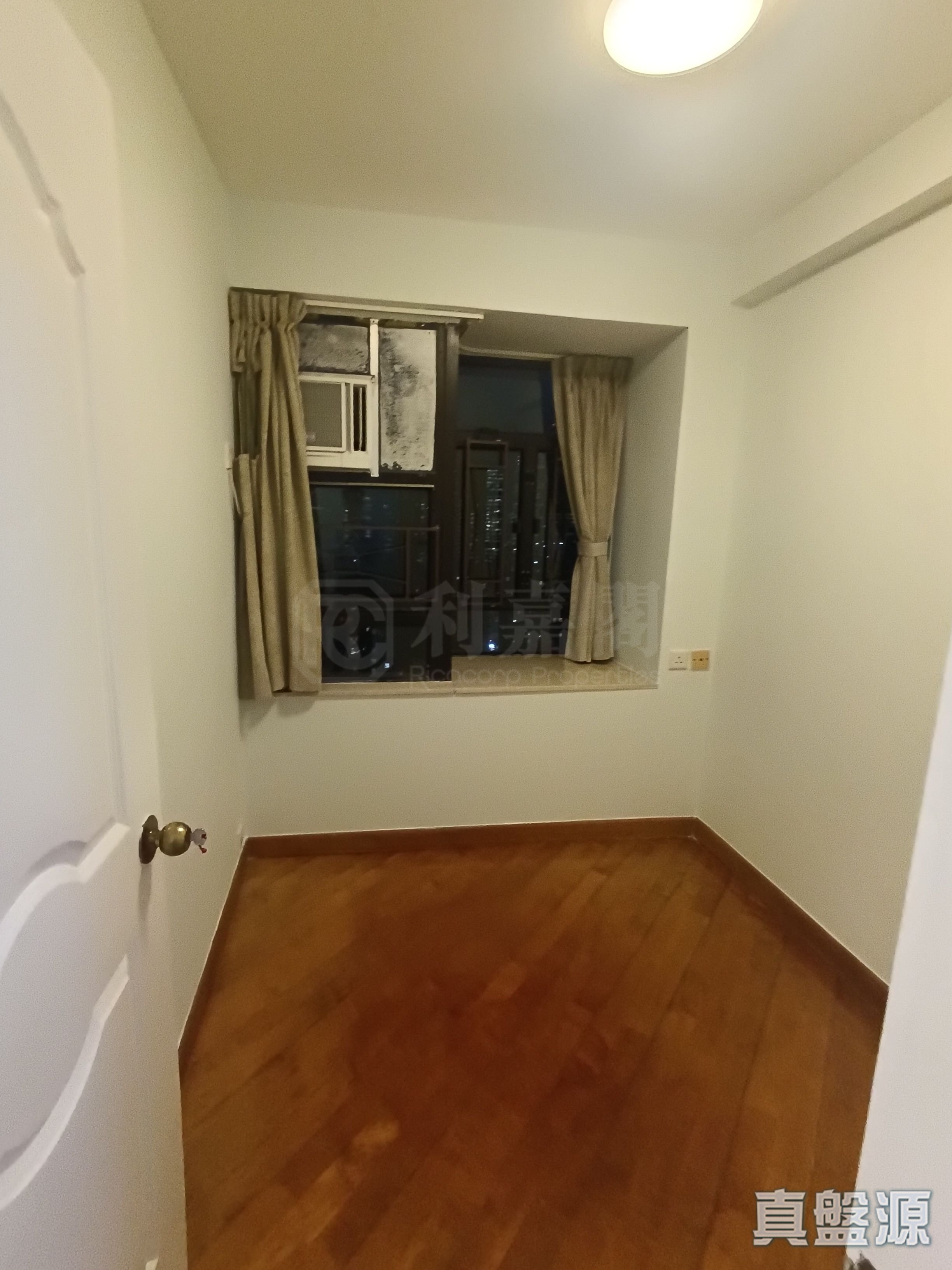 KORNHILL BLOCK A (FLAT 1 - 8) Very High Floor Zone Flat 7 Quarry Bay/Kornhill/Taikoo Shing