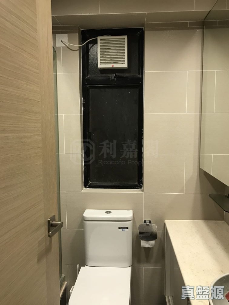 KORNHILL BLOCK D (FLAT 9 - 16) Low Floor Zone Flat 10 Quarry Bay/Kornhill/Taikoo Shing