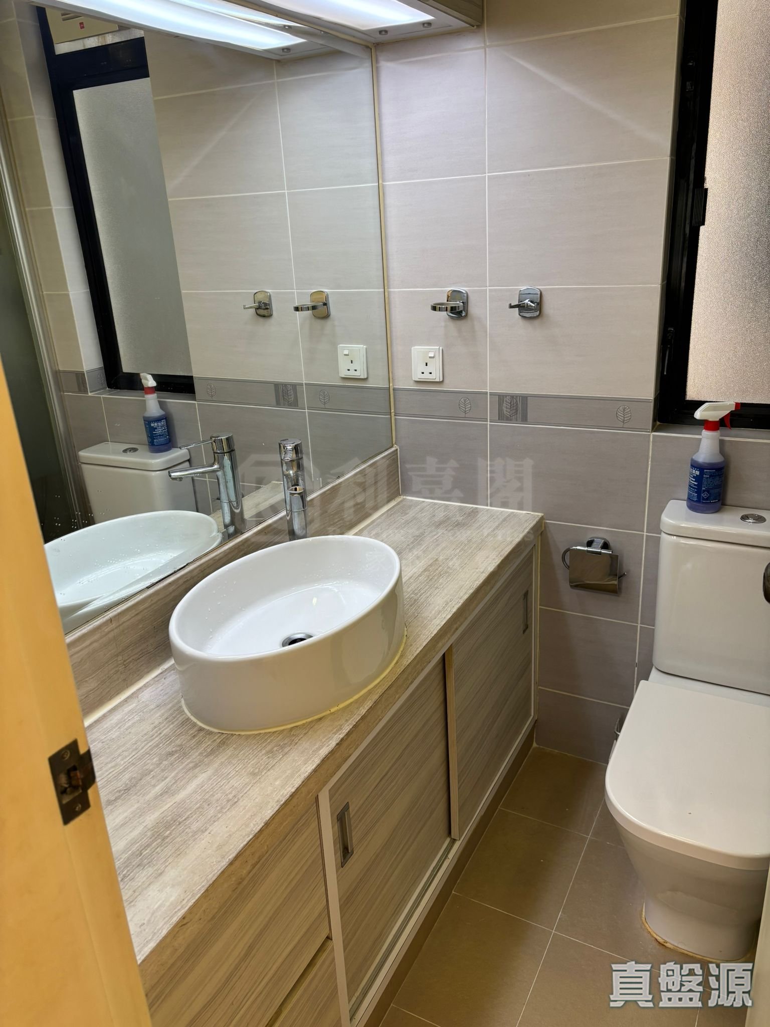 康怡花园 E座 (1-8室) 低层 3室 康怡/鰂鱼涌/太古城